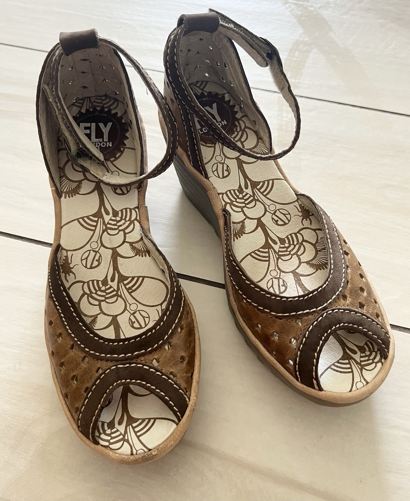 Fly London Ydel Perforated Leather Ankle Strap Open Toe Wedge Sandals Pewter 36