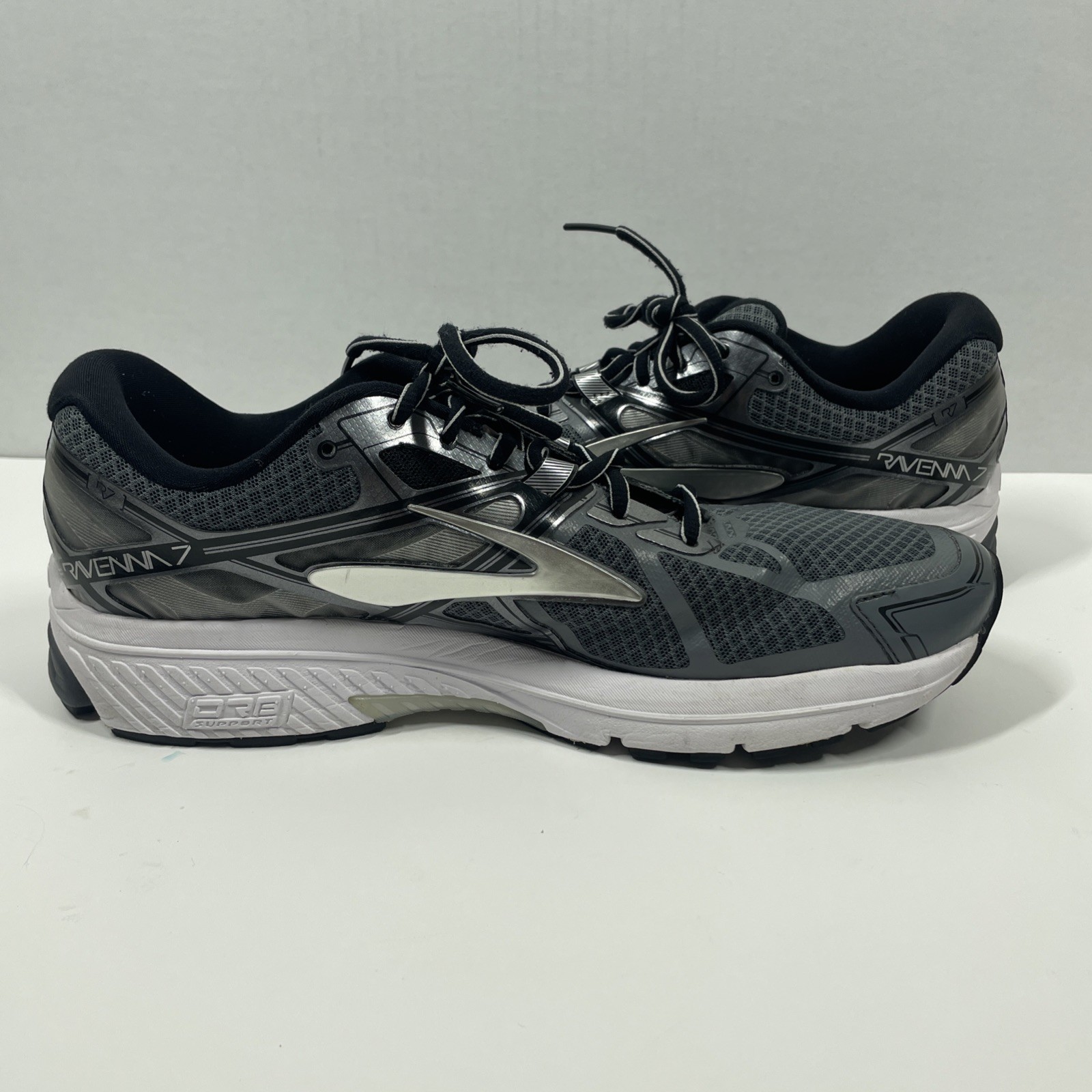 Brooks Ravenna 7 D running shoes men’s size US 11.5 black gray laced