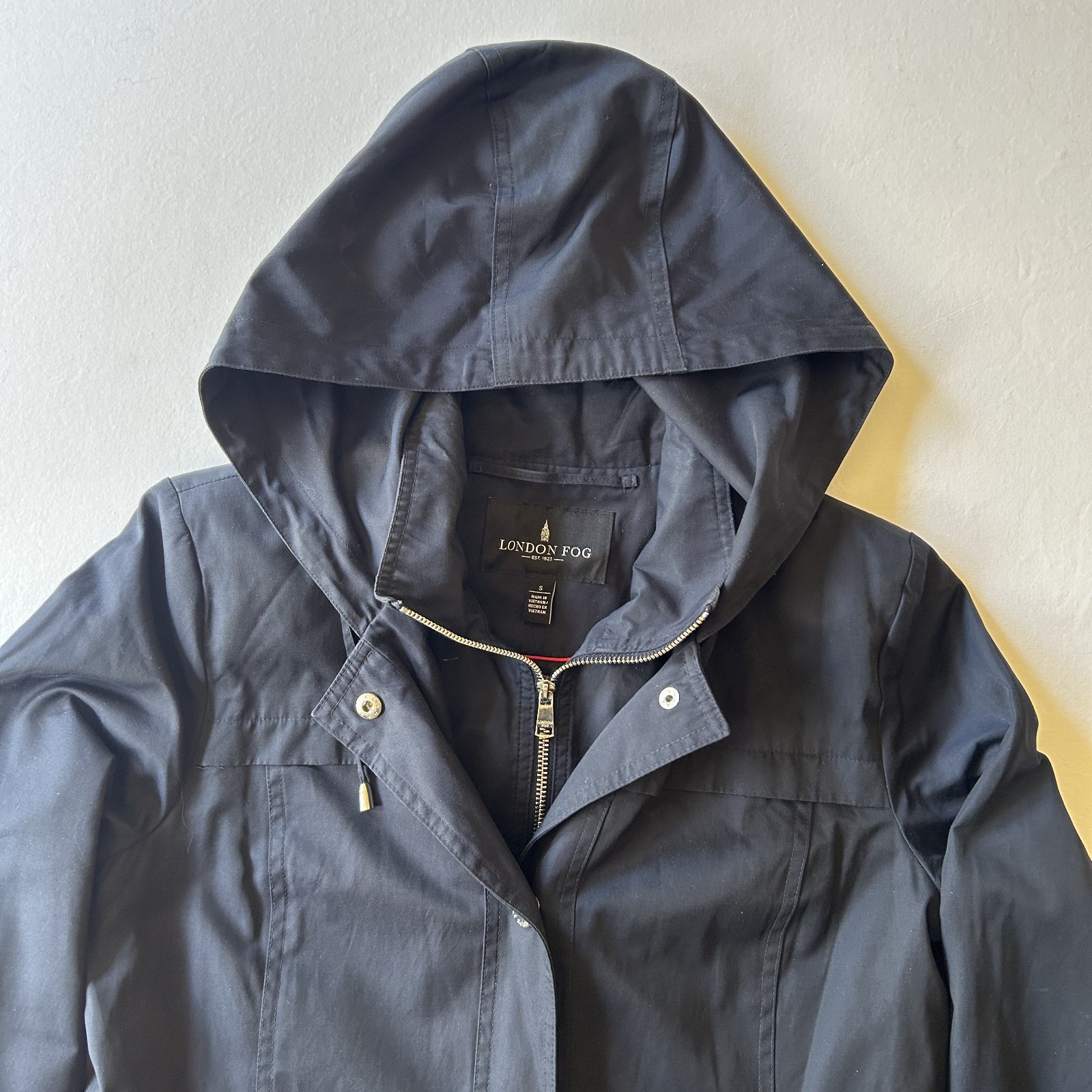 London Fog Women’s Navy Blue Hooded Raincoat Size S Belted Zip Snap Front