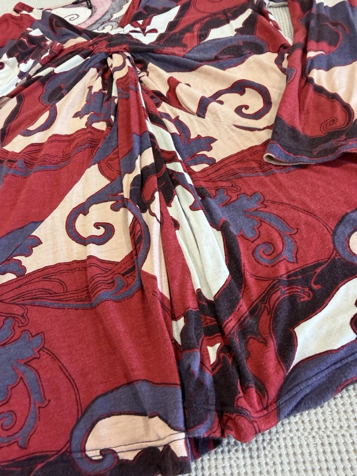 Daisy Fuentes Burgundy, Pink Red Printed Top Pattern, Long Sleeve Size Large ￼