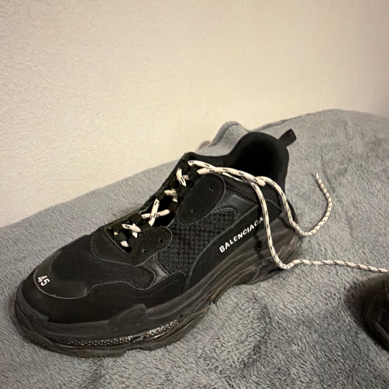 Balenciaga Triple S Men’s Black Low Top Lace-Up Athletic Sneaker