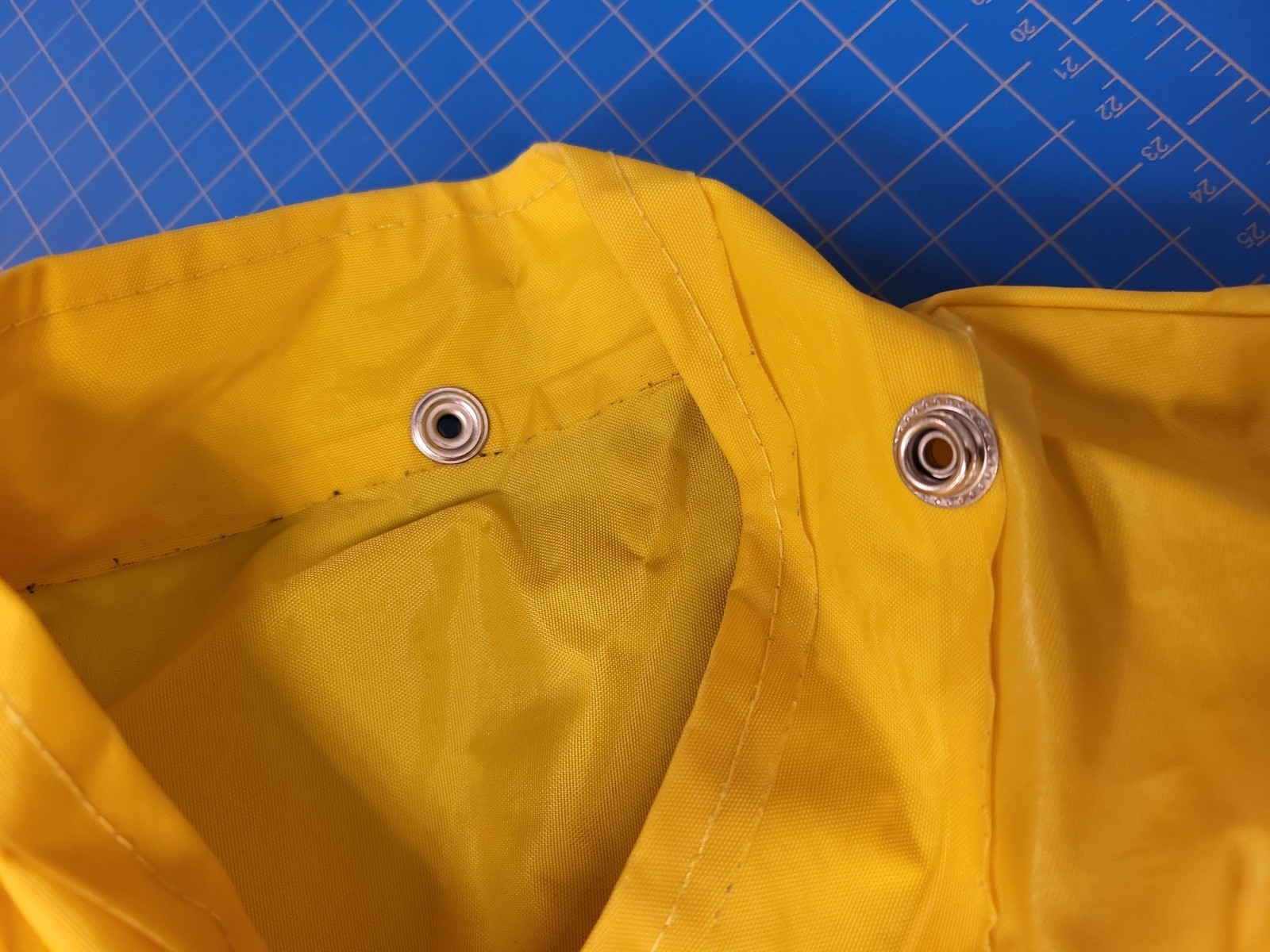 Tingley Men’s XL Yellow Raincoat Jacket Snap Front Heavy Duty Waterproof Slicker