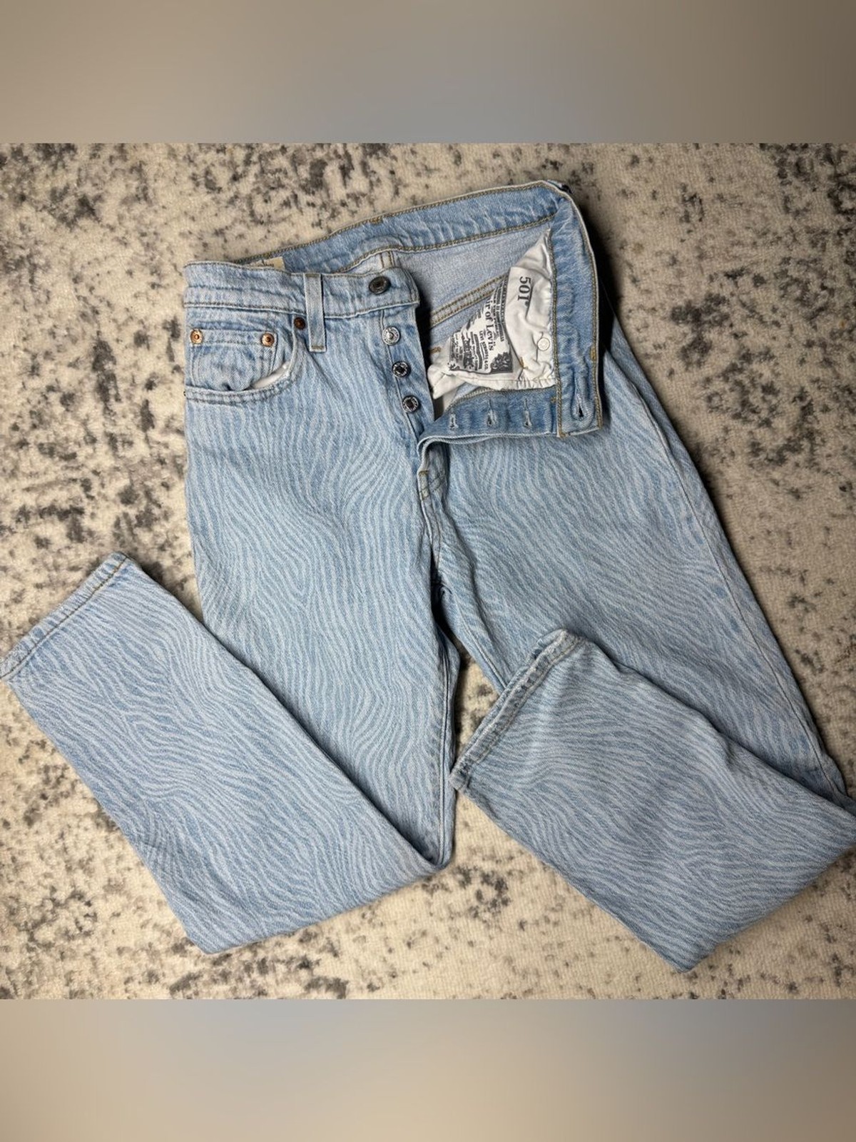 Levi’s 501 Button Fly Jeans Womens W25 L26 Light Wash Straight Leg Denim