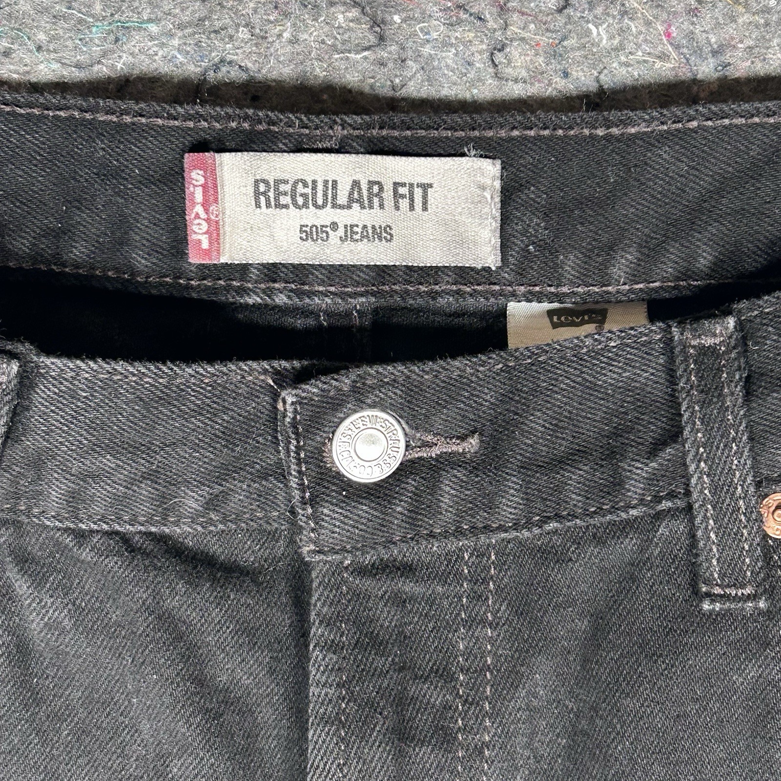 Vintage Y2K 2003 Levi’s 505 Regular Fit Straight Leg Black Denim Jeans 35X32