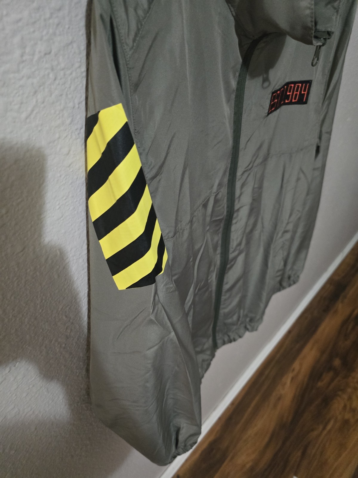 Brand New Loot Crate Exclusive Ghostbusters Windbreaker Jacket Men’s Small