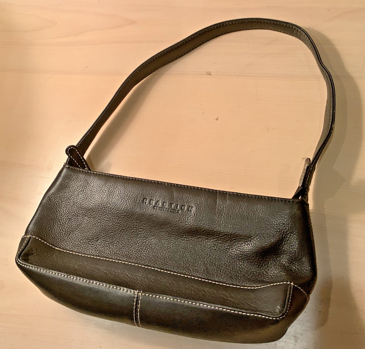 Kenneth Cole Reaction Sleek Black Pebbled Leather Shoulder Bag