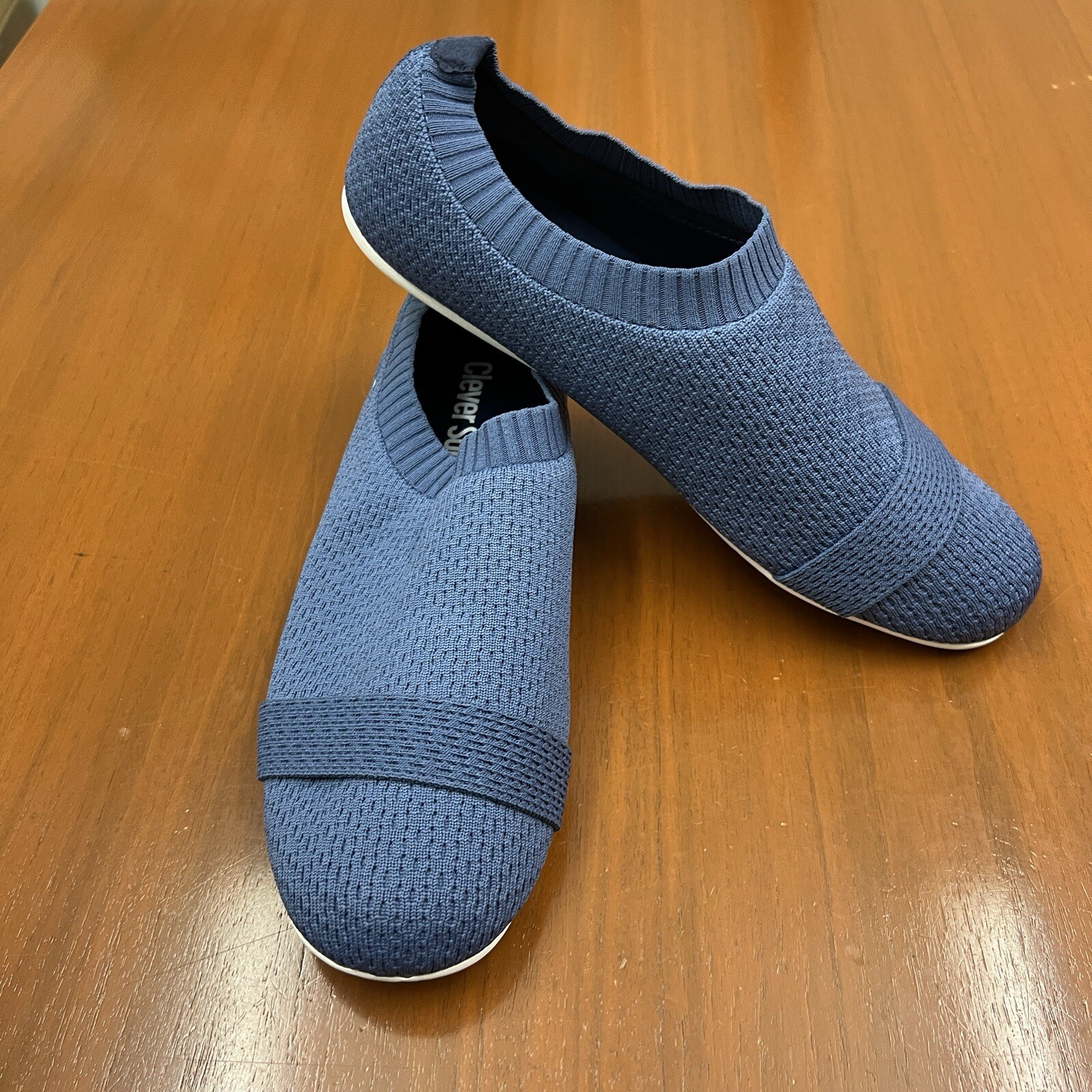 Men’s Clever Soles Blue Form Fitting Comfort Shoes Size 10 NWOT