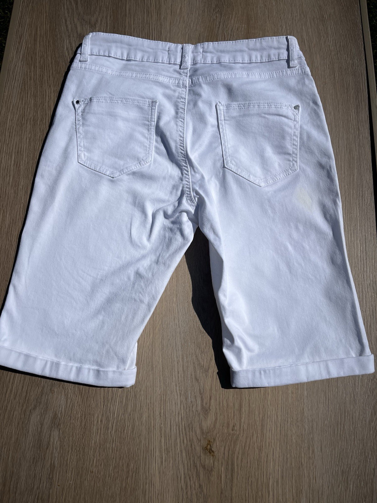 Dorothy Perkins White Denim Bermuda Shorts Size 10 Mid Rise 5-Pocket 30in