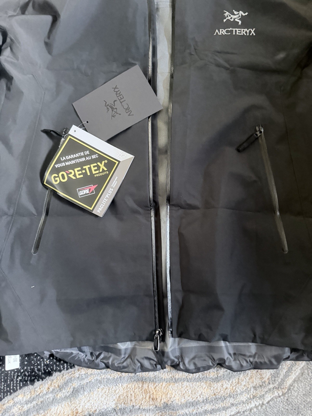 Arc’teryx Beta SL Jacket Black, Size L, Gore-Tex
