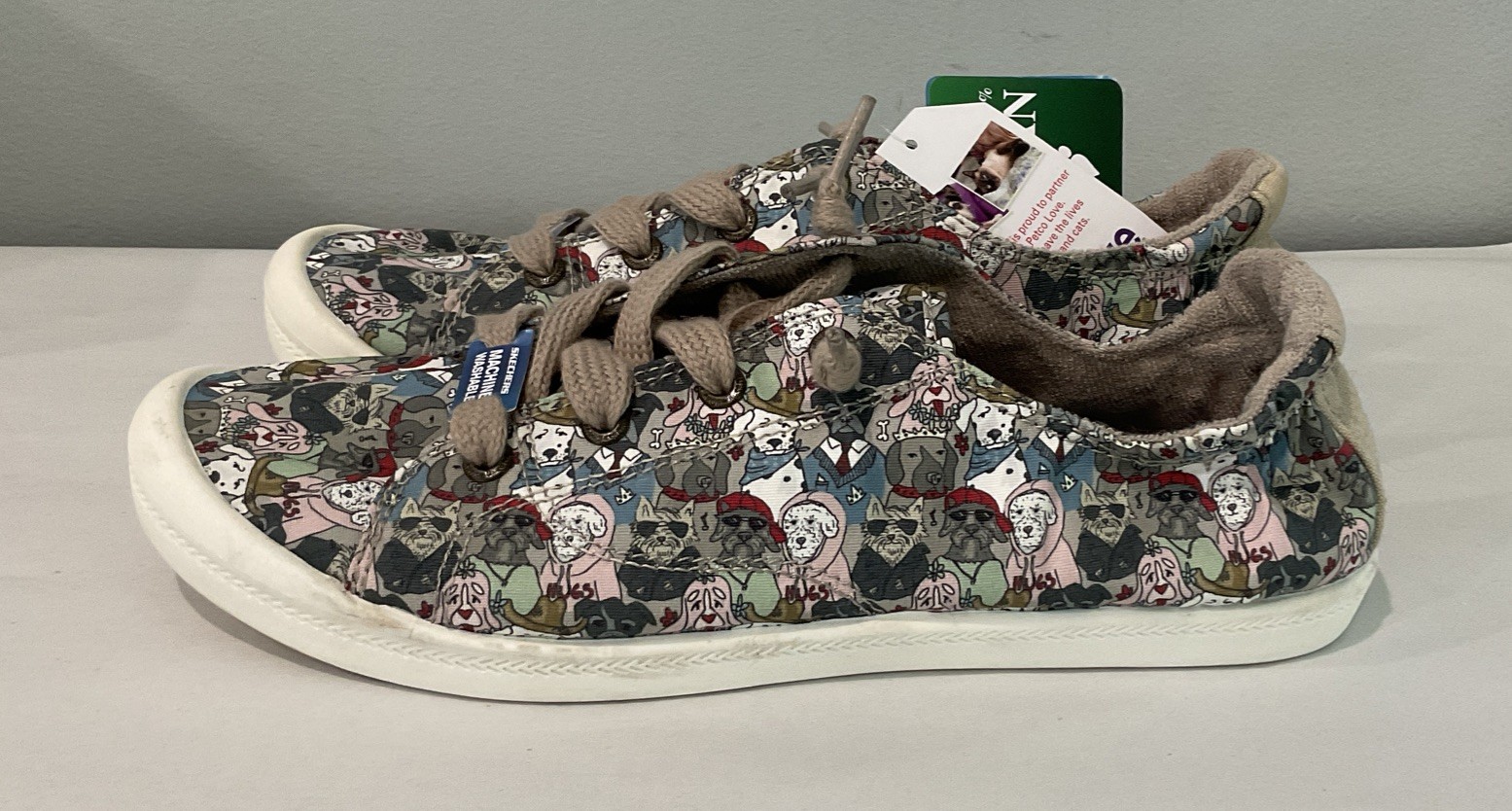 BOBS 179082 Skechers Beach Bingo Womens Sz 8 Dog Print Mem. Foam Vegan Sneakers