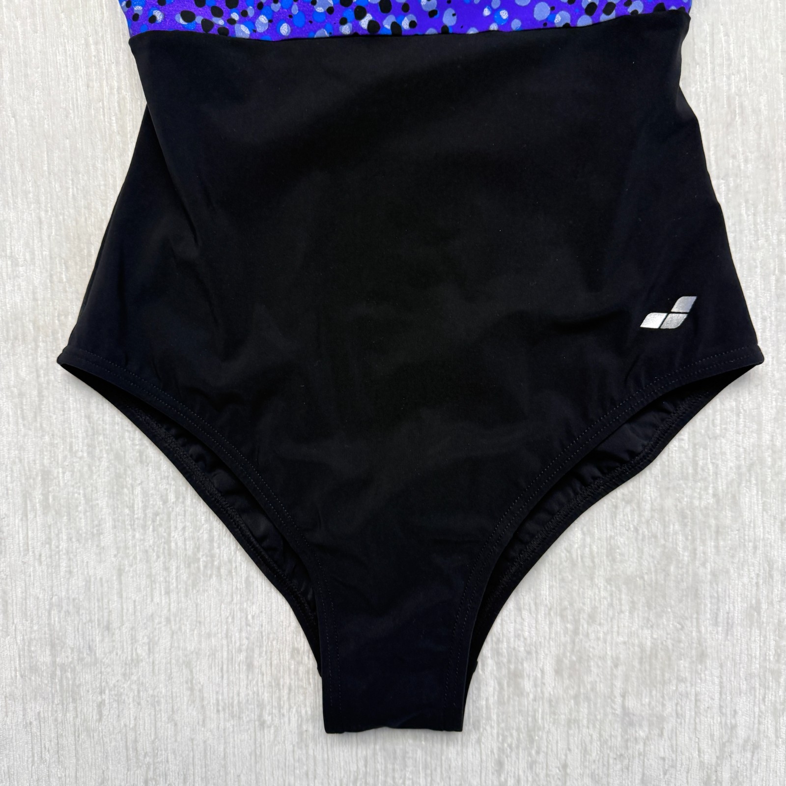 Arena W Anna Wing Back One Piece Womens 34 Black Purple Stretch Athletic Beach