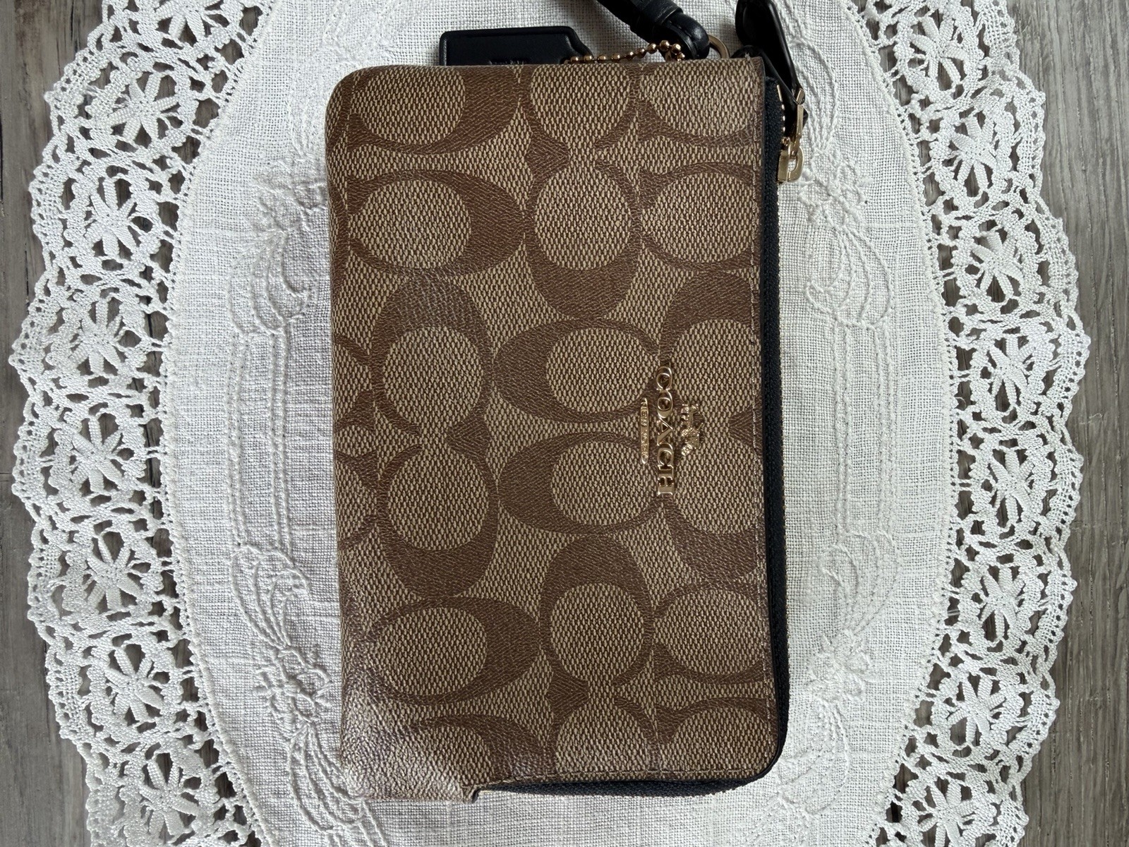 Coach Women’s Corner Zip Wristlet In Signature Canvas 6.25”x 4” x 1”