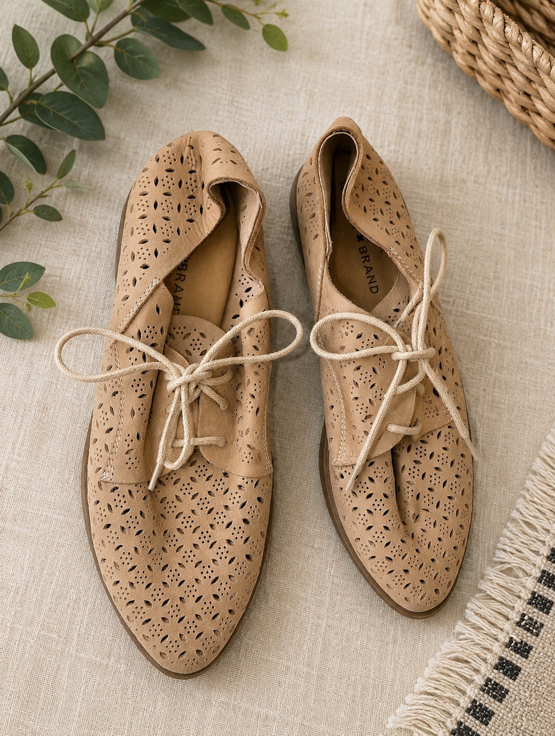 Lucky Brand Tan Perforated Leather Lace Up Oxford Flats 8.5
