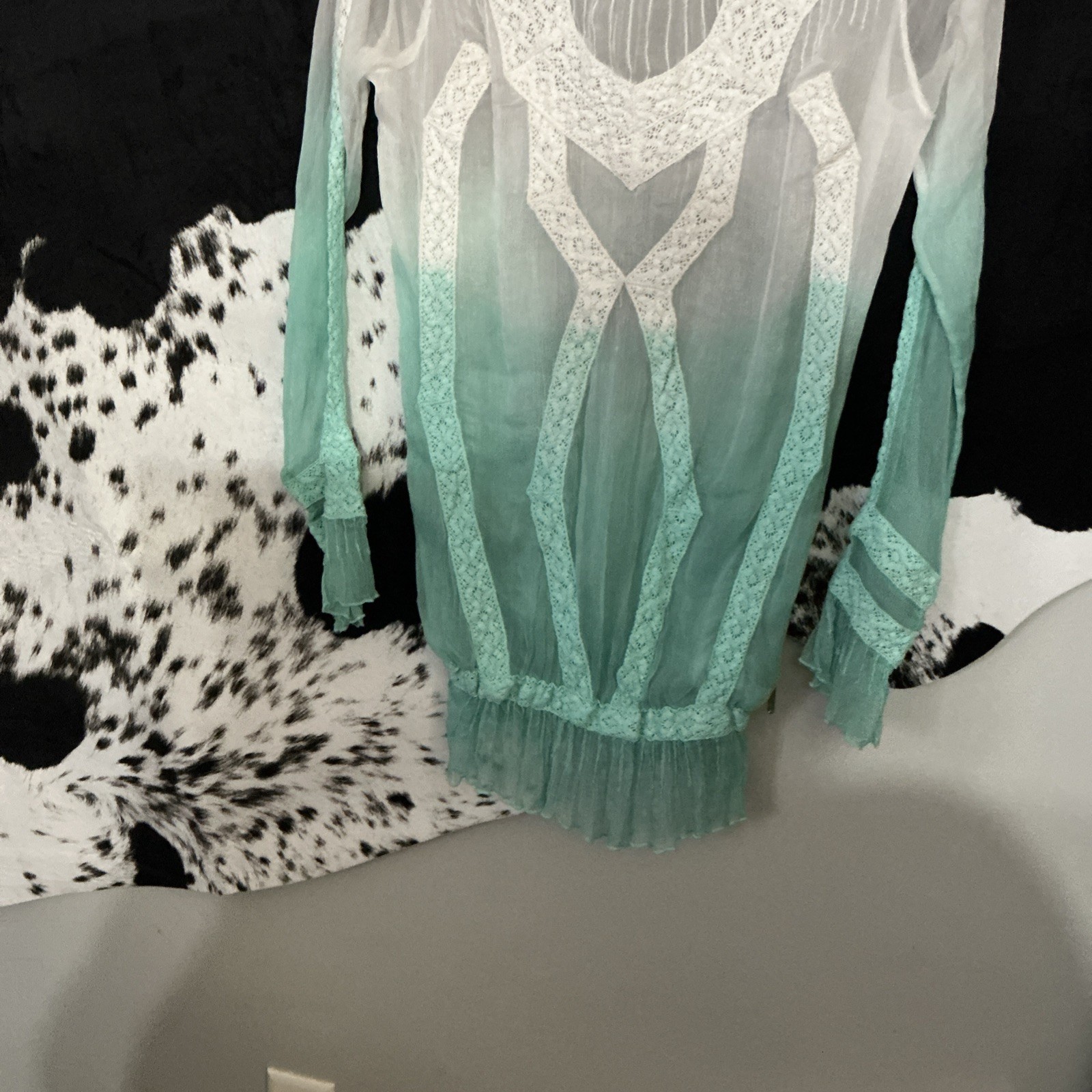 Guess Ombré Aqua &White Long Sleeve Ultra Sheer Crochet Detail Tunic – Size Sm