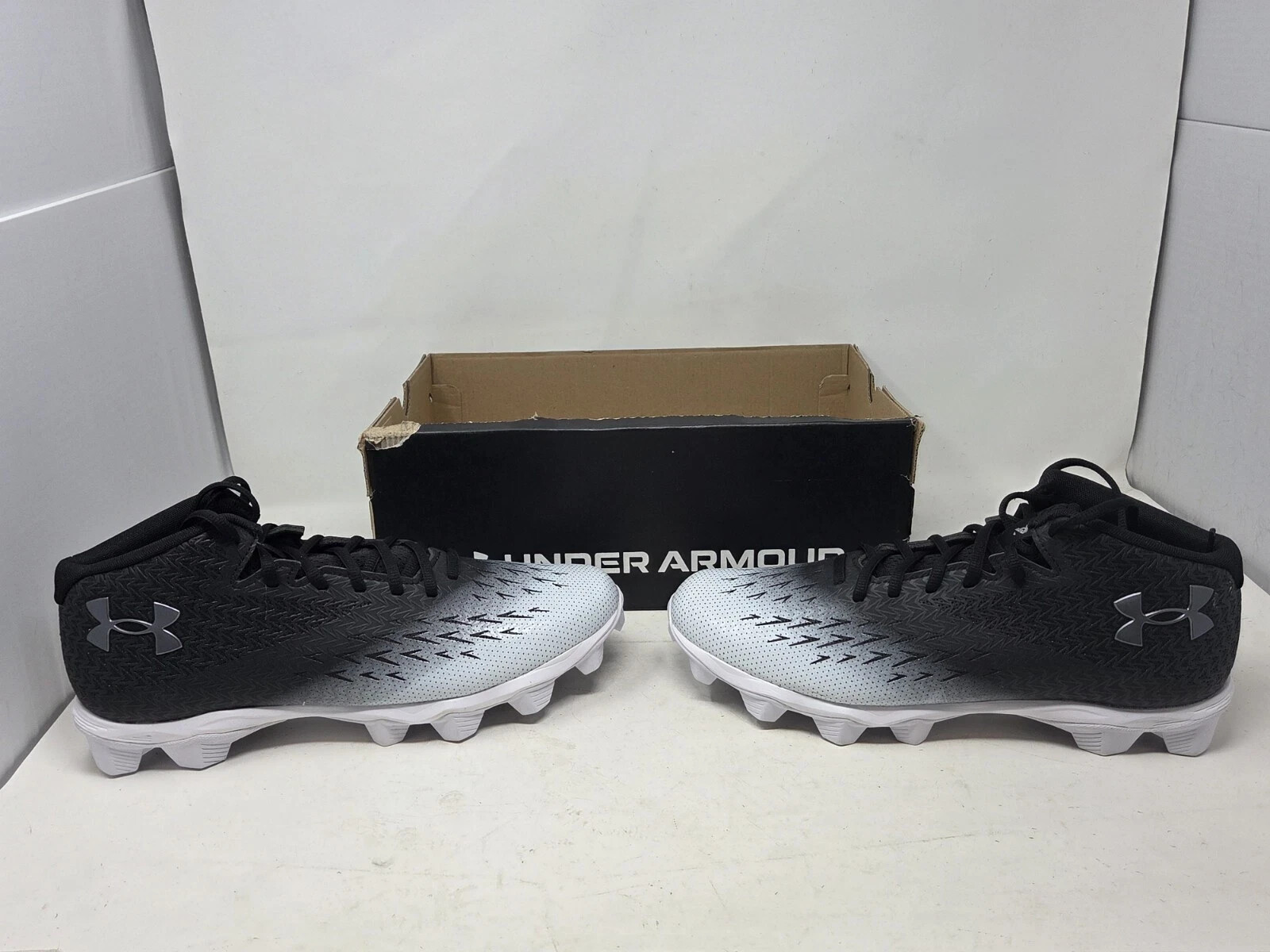 Under Armour Spotlight Fran RM 4.0 Cleats Black White 3027293-001 Mens Size