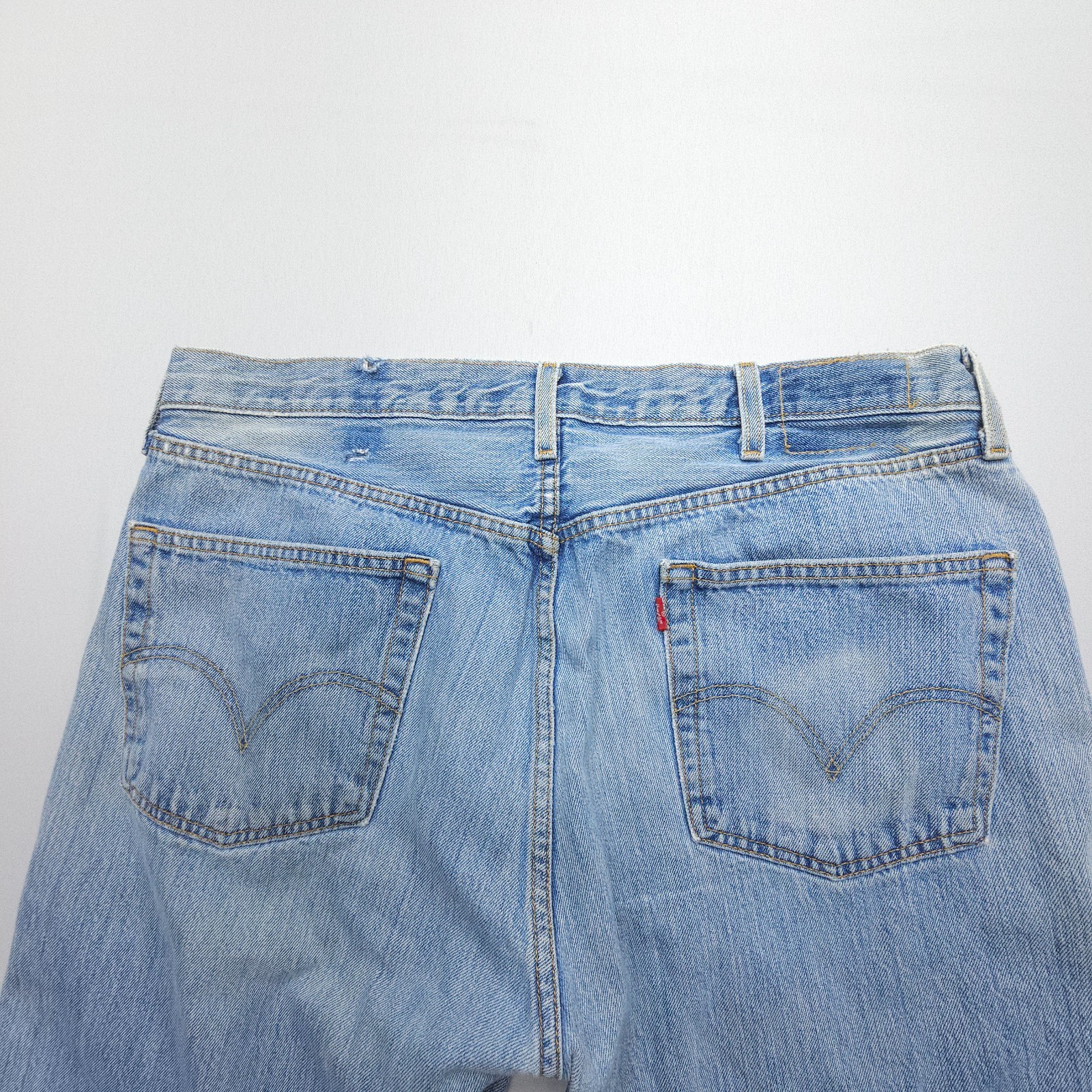 Y2K Levi’s 501 Straight Button Fly Jeans Mens 38 x 34 Light Wash 2000’s Denim