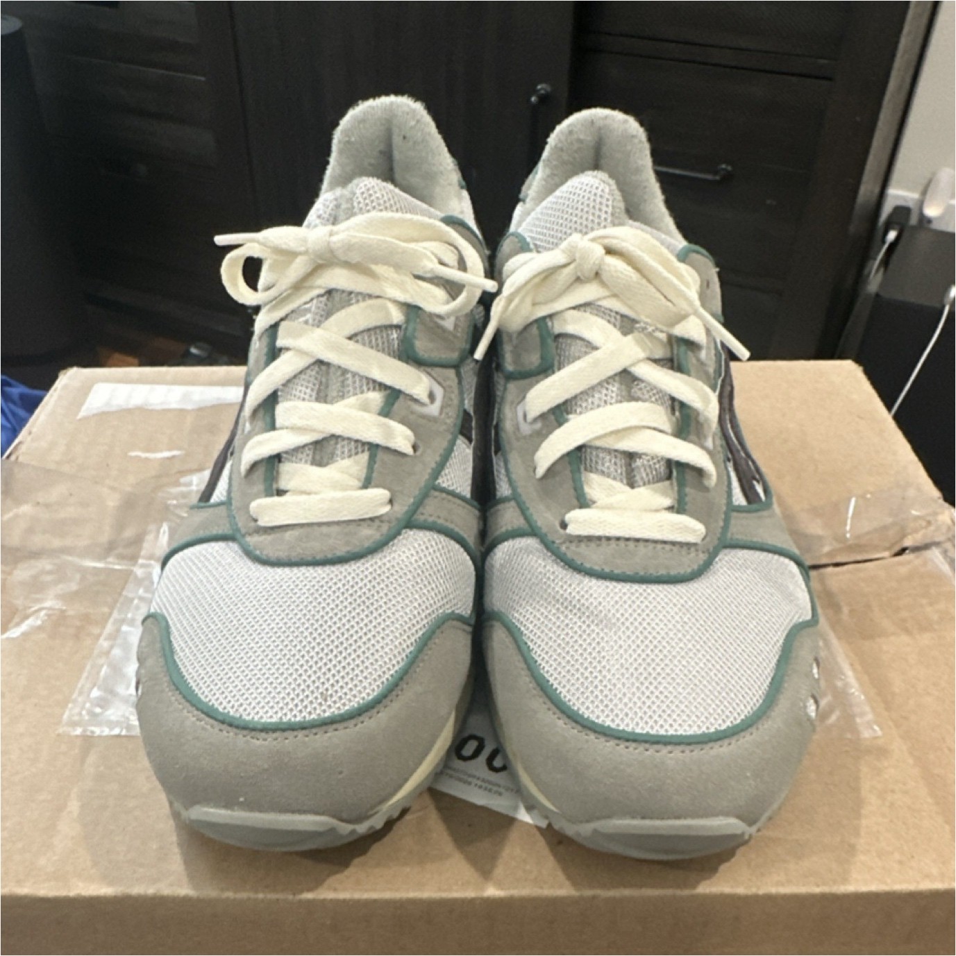 ASICS GEL-Lyte III PLEASURES Low Top Lace-Up Cushioned Sneakers Gray/Green