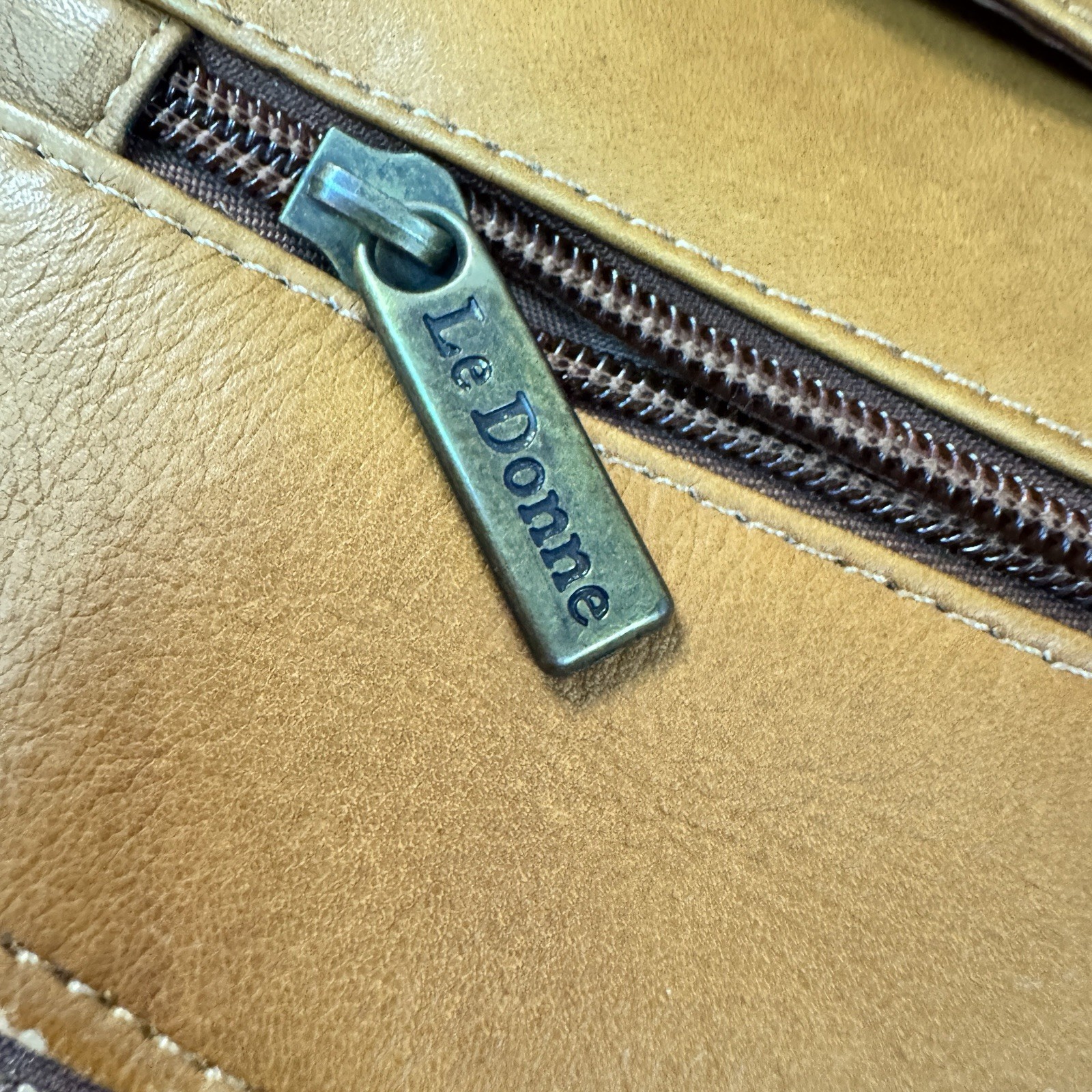Le Donne Leather Collection Vintage Minimalist Crossbody Messenger Bag