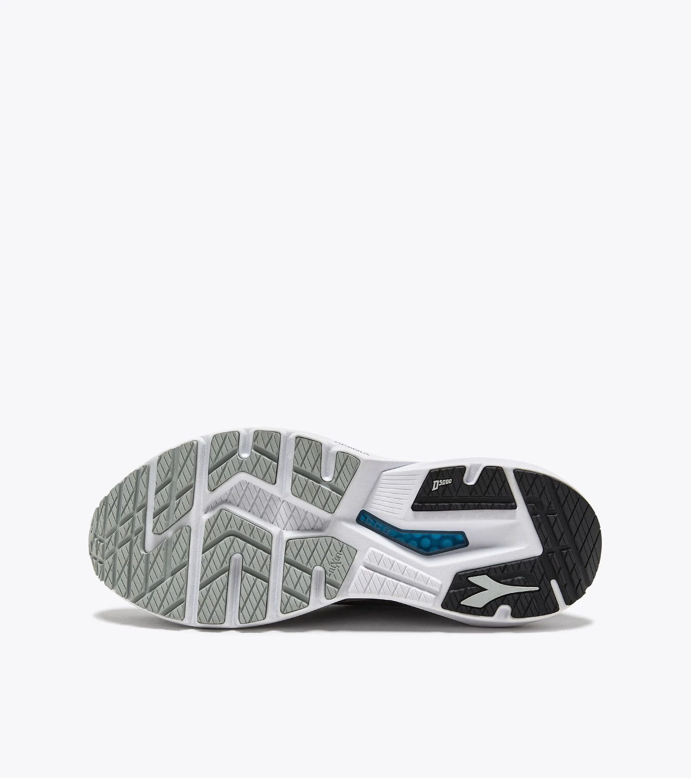 Women’s Diadora Mythos Blushield Vigore 3, Black/White, 6 B Medium US