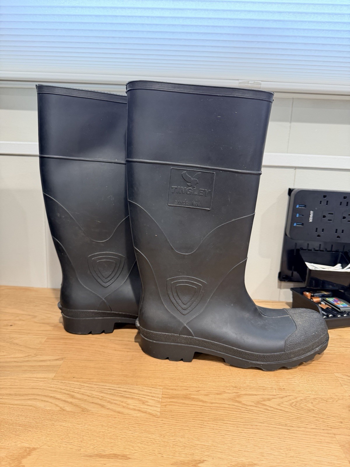 Tingley 15” Rubber Knee Boots Cleated Outsole Size 10 – Black Fast Free Shipping