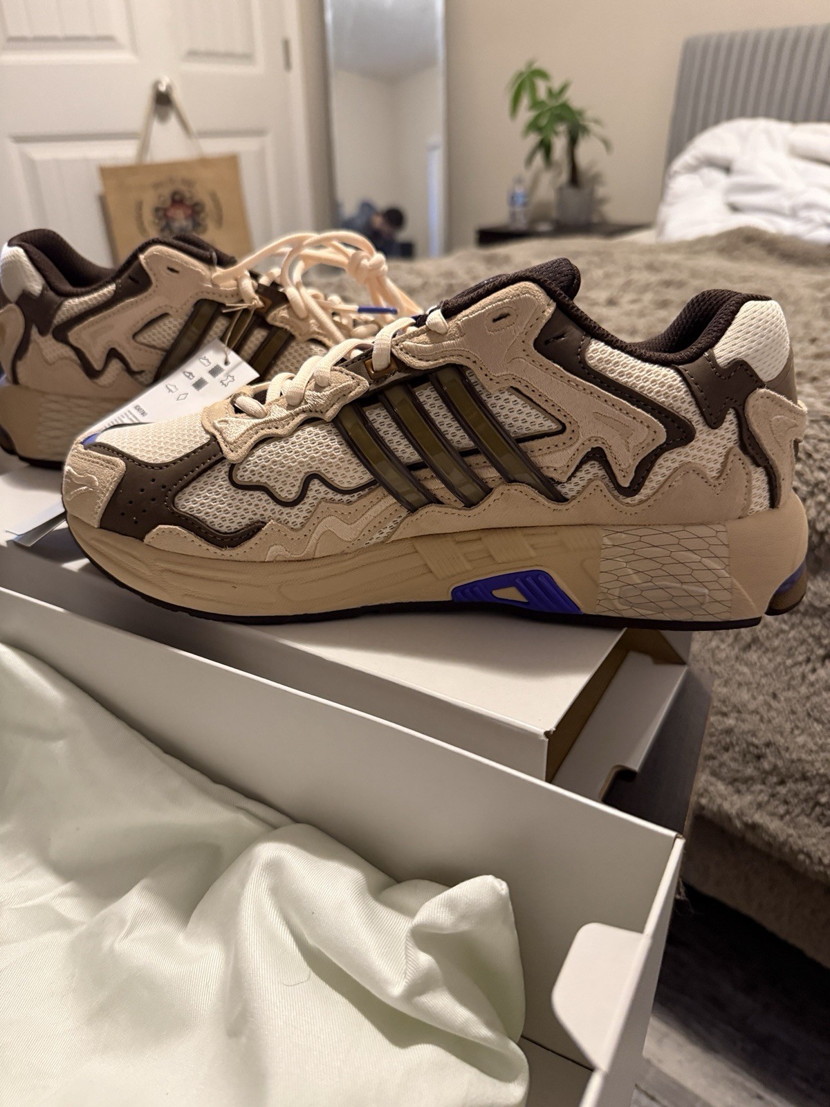 adidas Bad Bunny Response CL Paso Fino Sneaker Beige/Brown/Purple ID0780