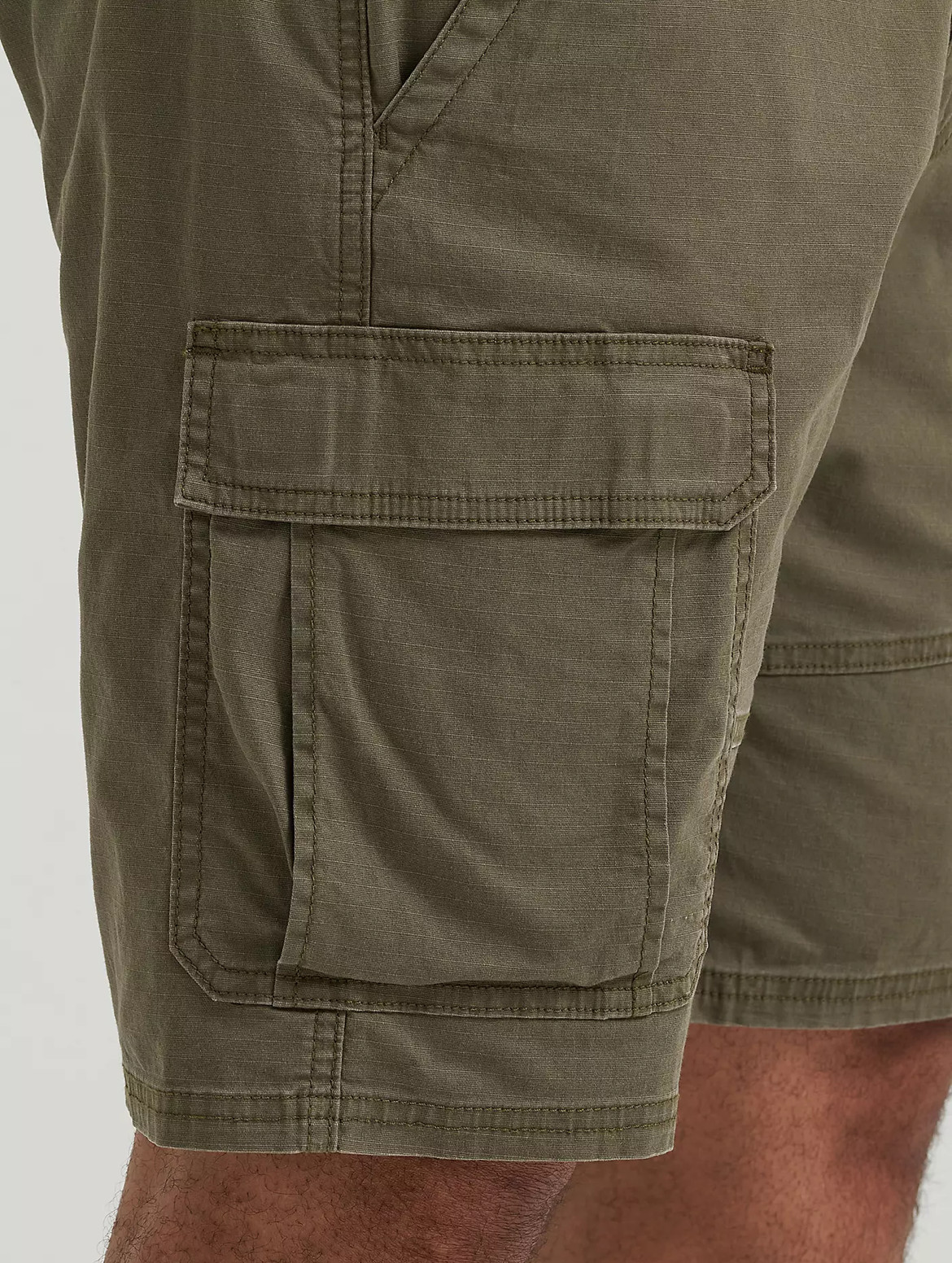 Mens Wrangler Cargo Shorts w Stretch Above Knee Relaxed Fit Blue Green Khaki Tan
