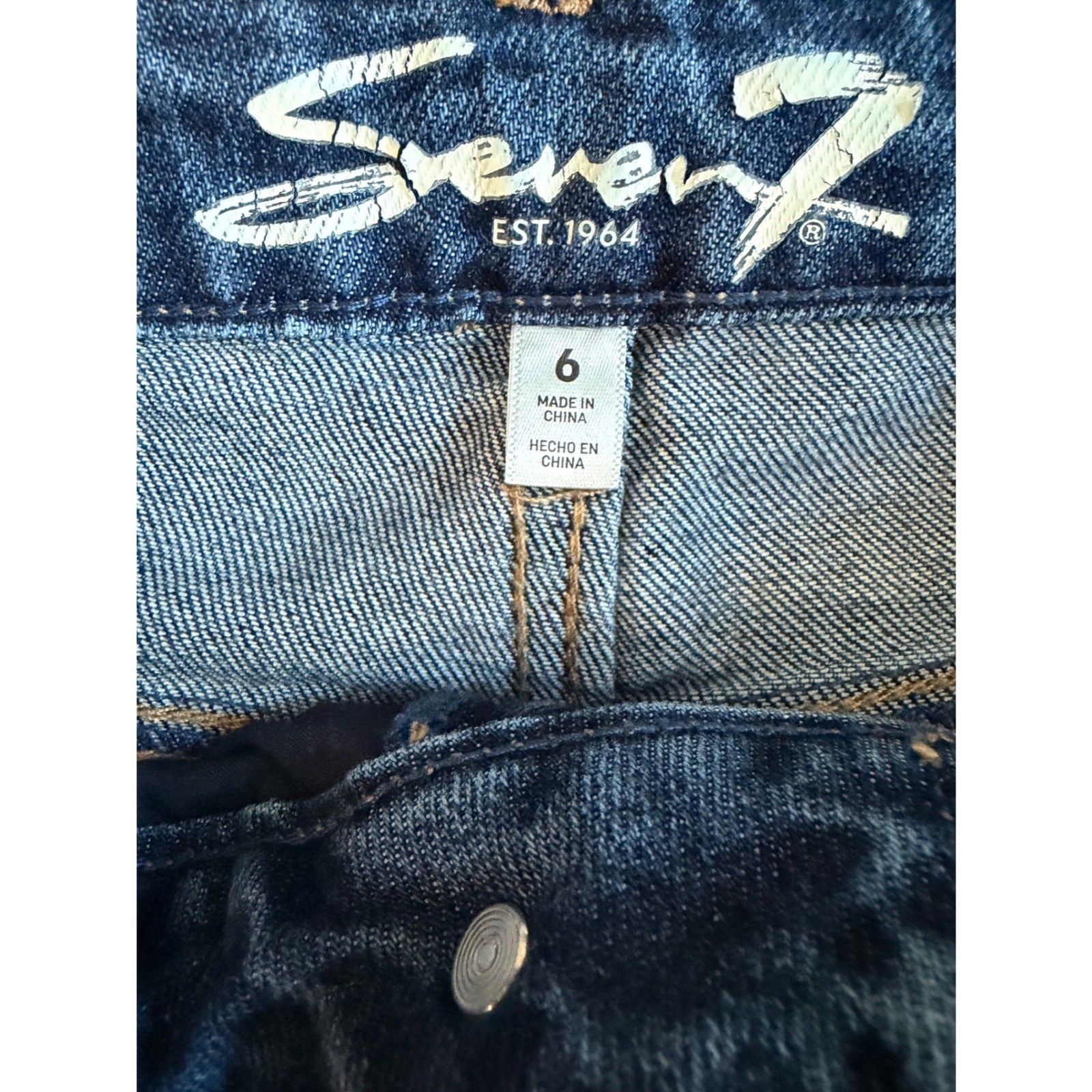 Seven7 Slim Straight Jean Birch Medium Wash Denim High Rise Size 6 MY10158DE