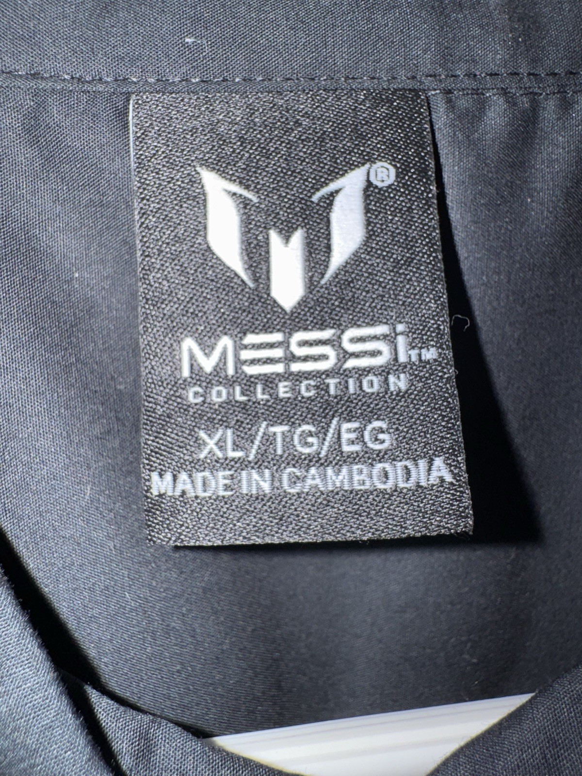 Messi Collection Men’s XL Black Solid Woven Long Sleeve Point Collar Button-Up