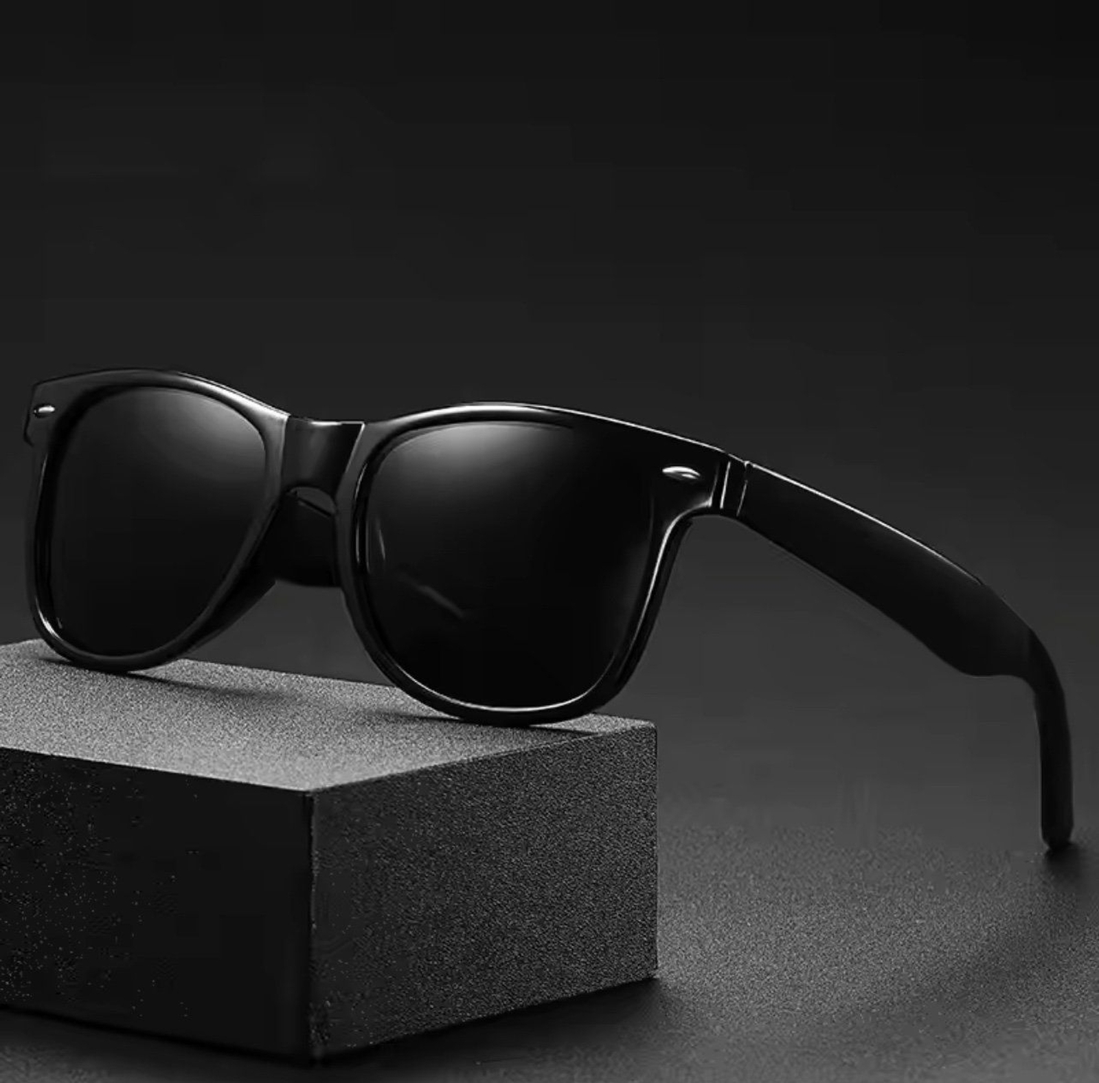 Classic Square Polarized Sunglasses Men Women Retro Black Sun Glasses Male