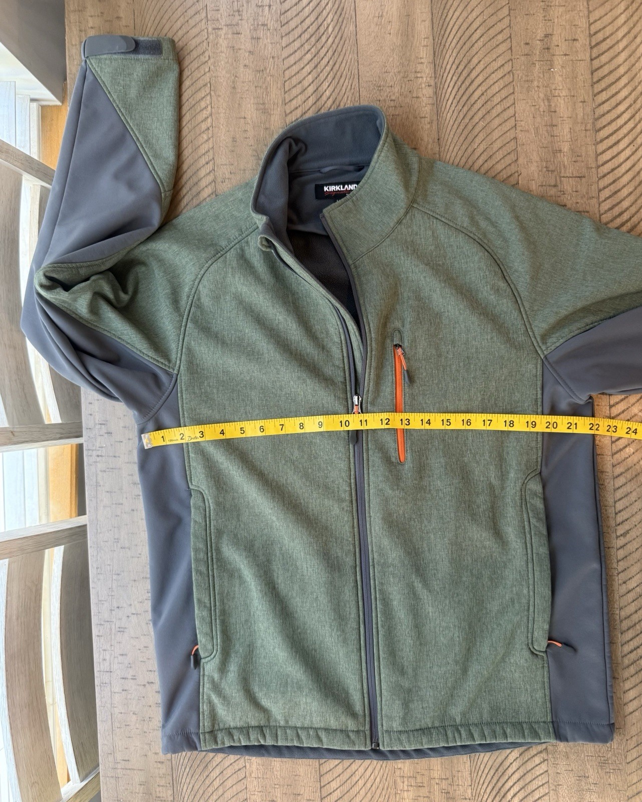 Kirkland Signature Men’s Softshell Full Zip Jacket Stand-Up Collar L Green/Gray
