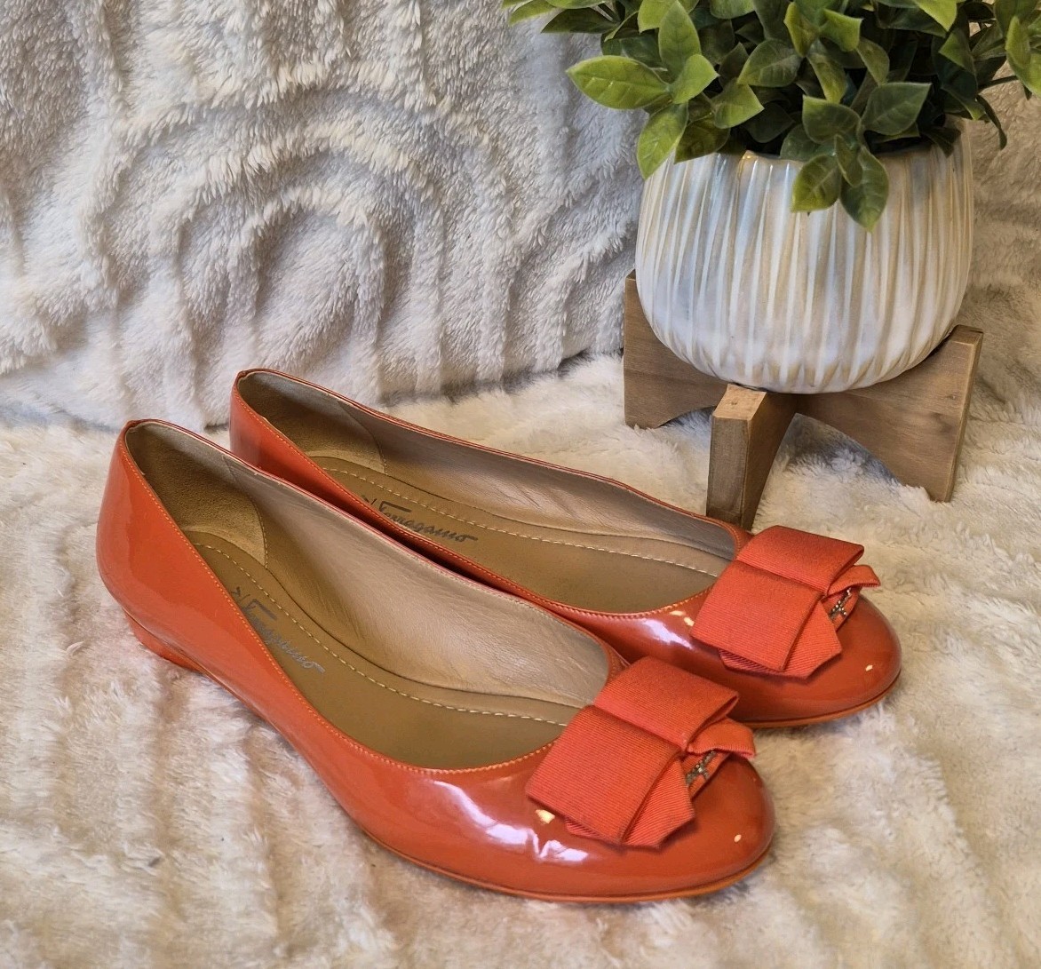 Salvatore Ferragamo My Cherie Ballet Flats Orange Patent Leather Bow Size 8.5 M
