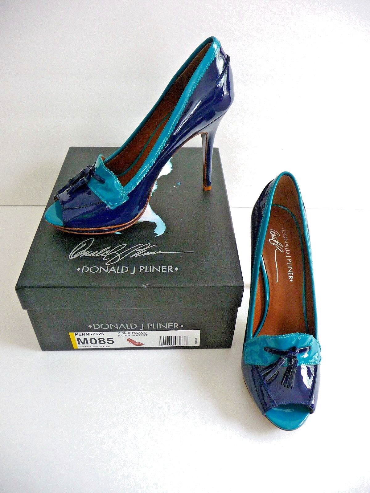 Donald J. Pliner Heels Pumps Penni 2626 Navy and Turq Patent Peep Toe NIB
