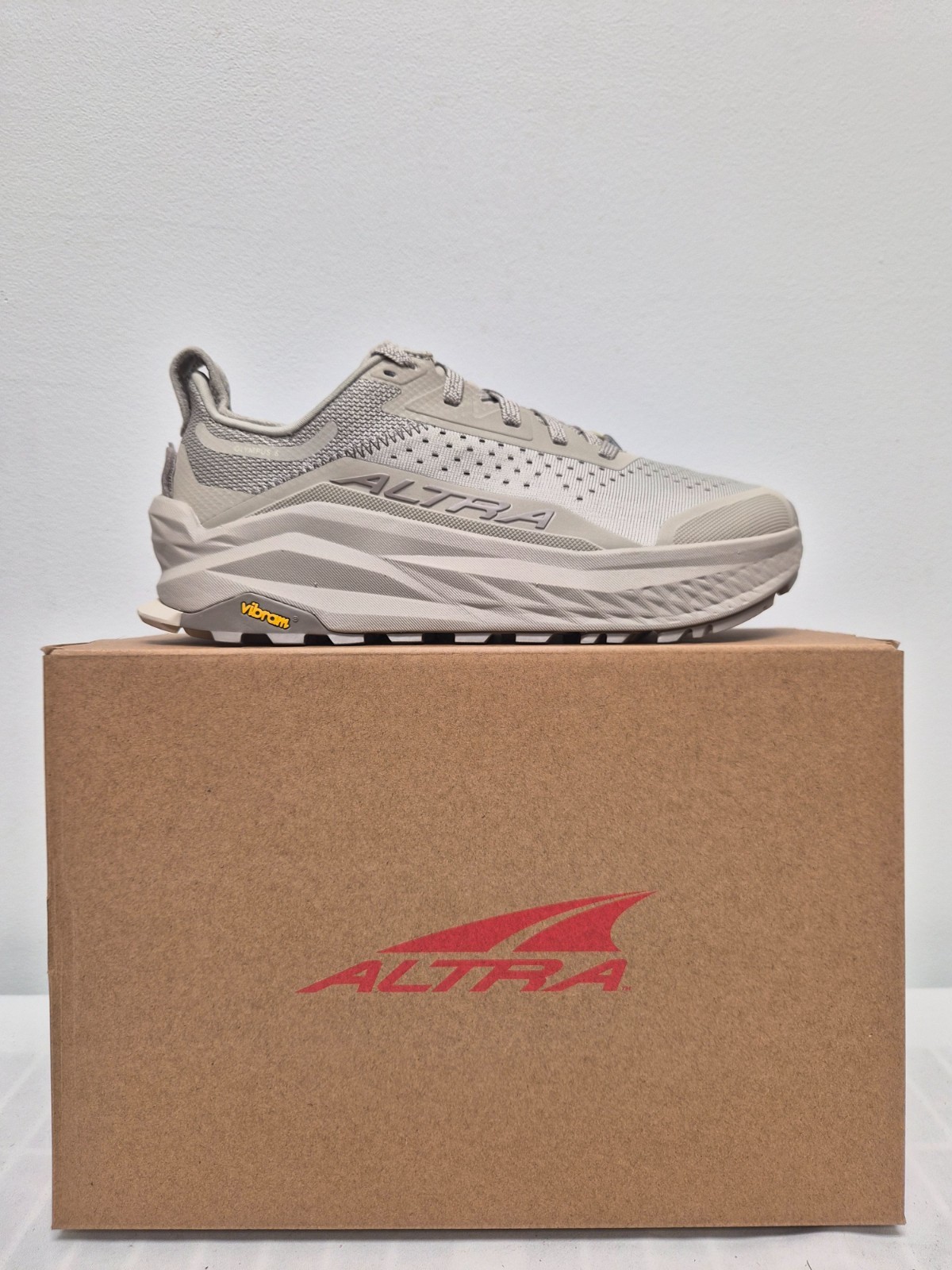 ALTRA OLYMPUS 6 Men’s NEW Medium Width W/Vibram Sole