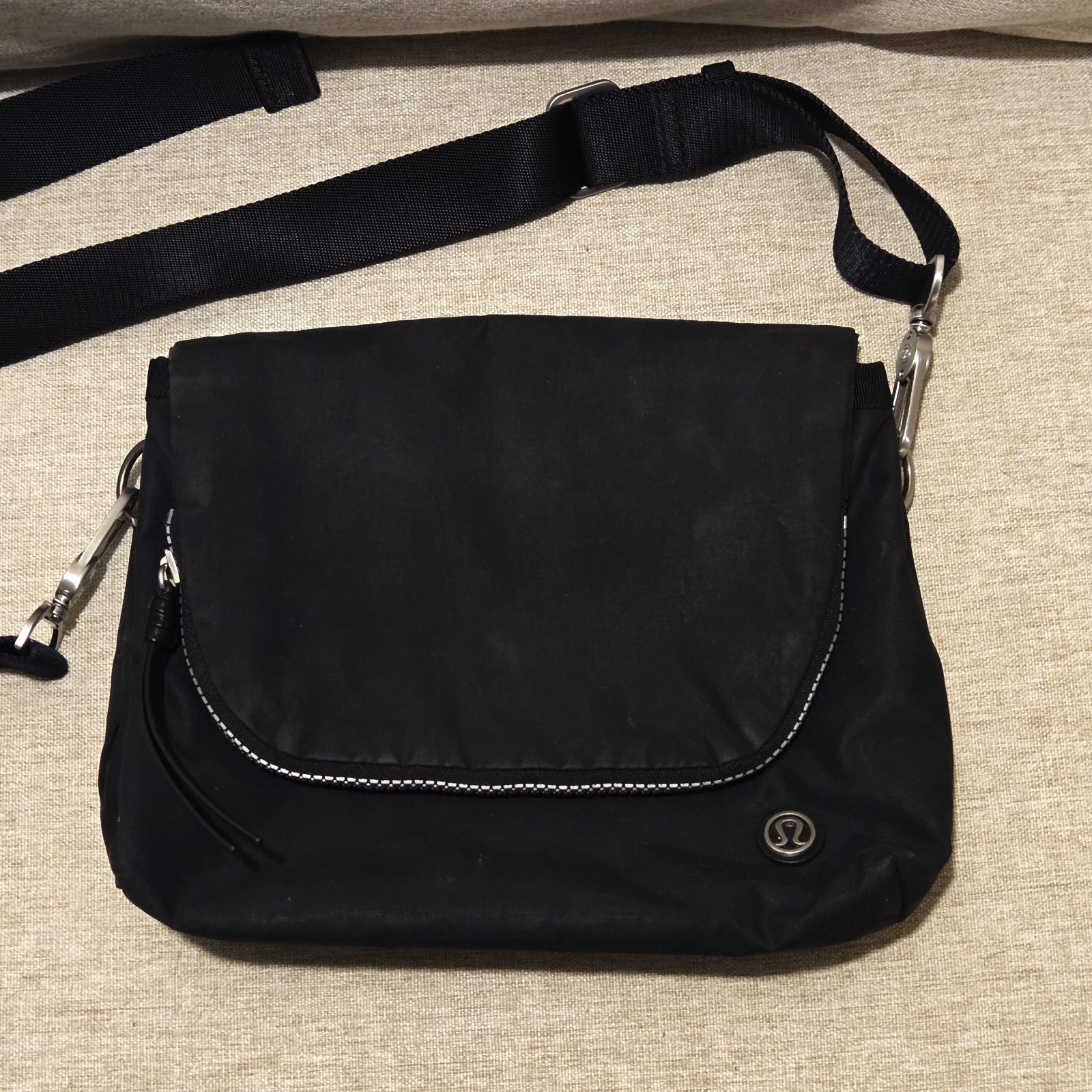 Lululemon Party Om “Go Your Om Way” Crossbody Black Nylon Messenger Bag Purse