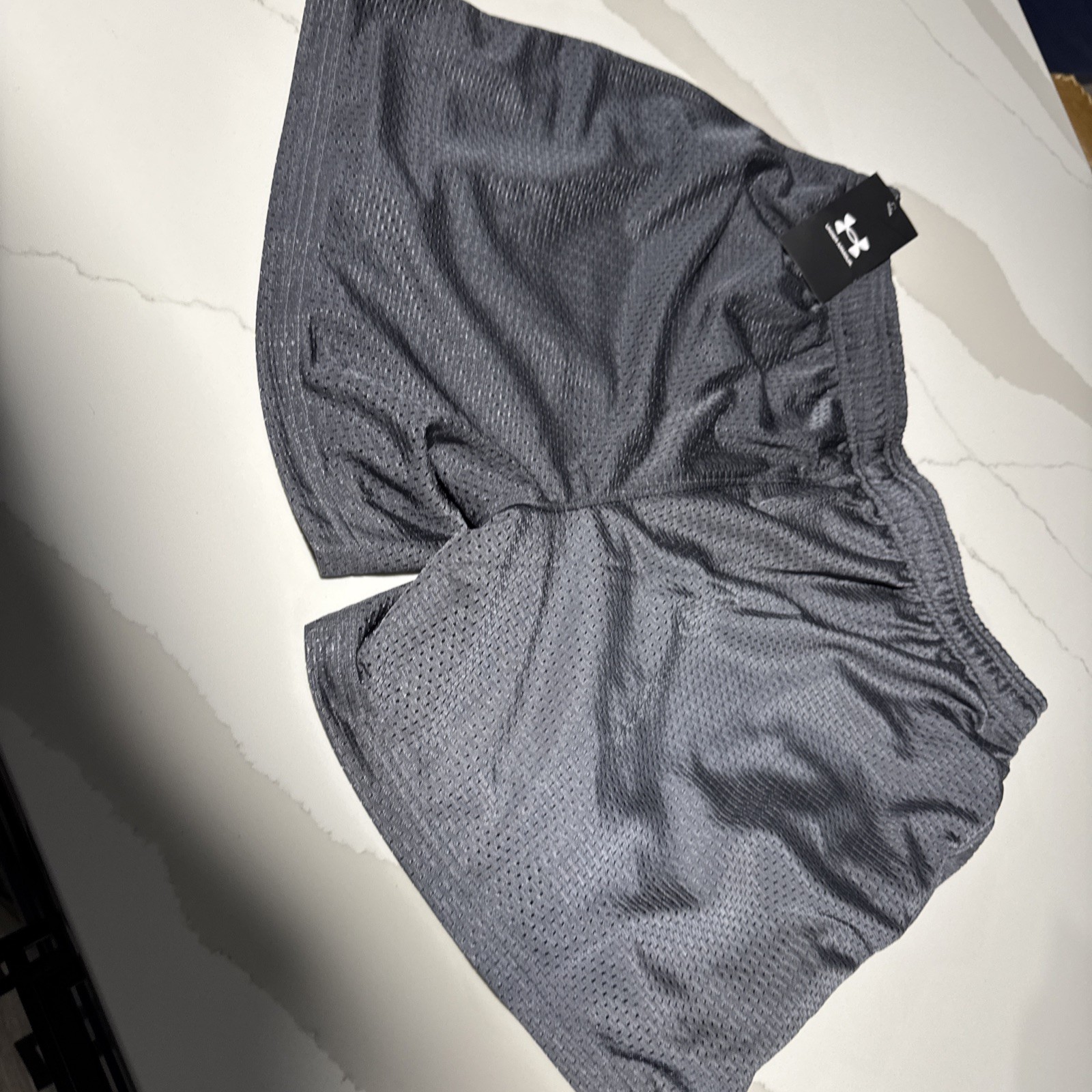 Under Armour 5″ Icon Mesh Shorts LARGE Retro Mid Thigh W/ Pockets Gray NWT GREY