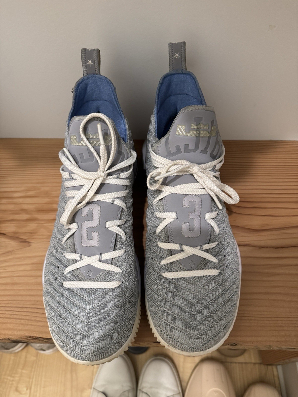Nike LeBron 16 MPLS Lakers size 11.5 Men’s Basketball Sneakers Gray Blue