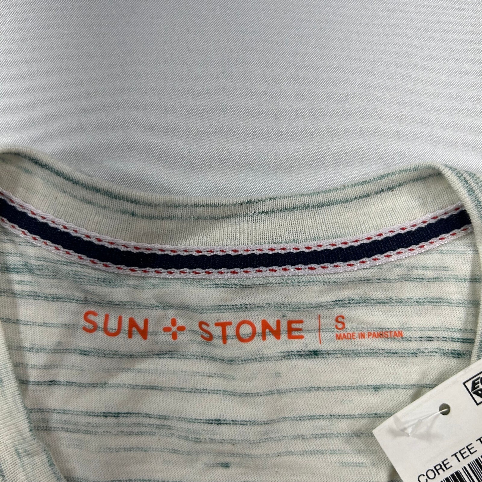Sun + Stone V-Neck T-Shirt Tee Mens Small Vintage White Regular-Fit Nep NEW