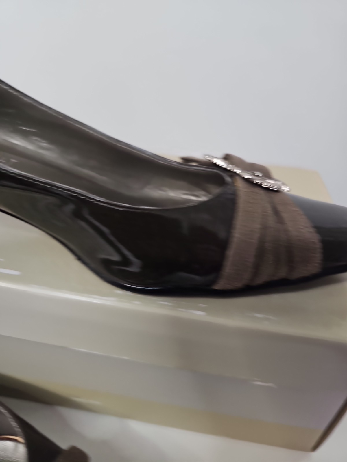 VTG Coup D’Etat Gray Patent & Suede Pumps Ornate Buckle Women’s Size 8.5M