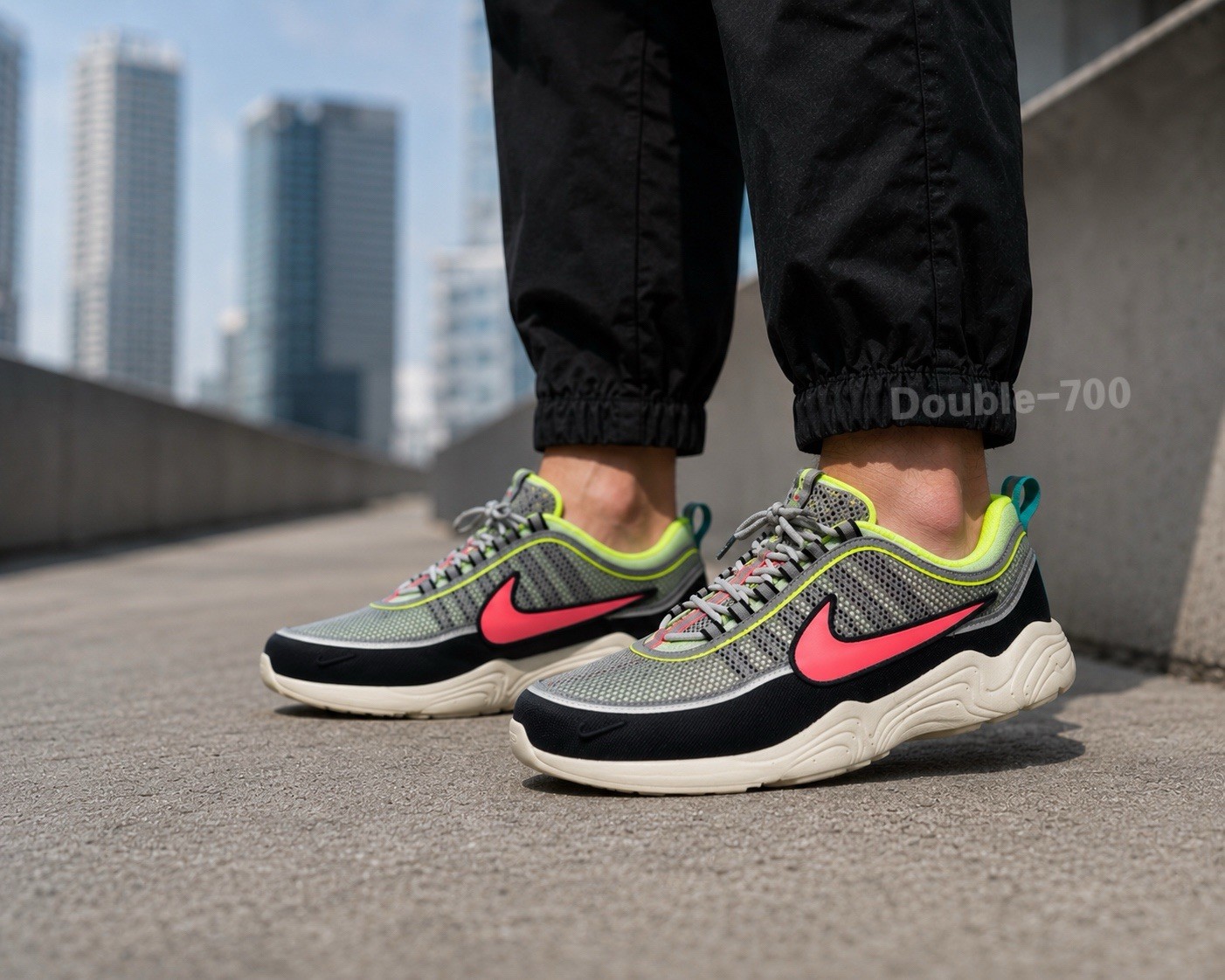 Nke Air Zoom Spiridon Barely Volt Hot Punch Green II1237-701 Men’s Size 9.5-11
