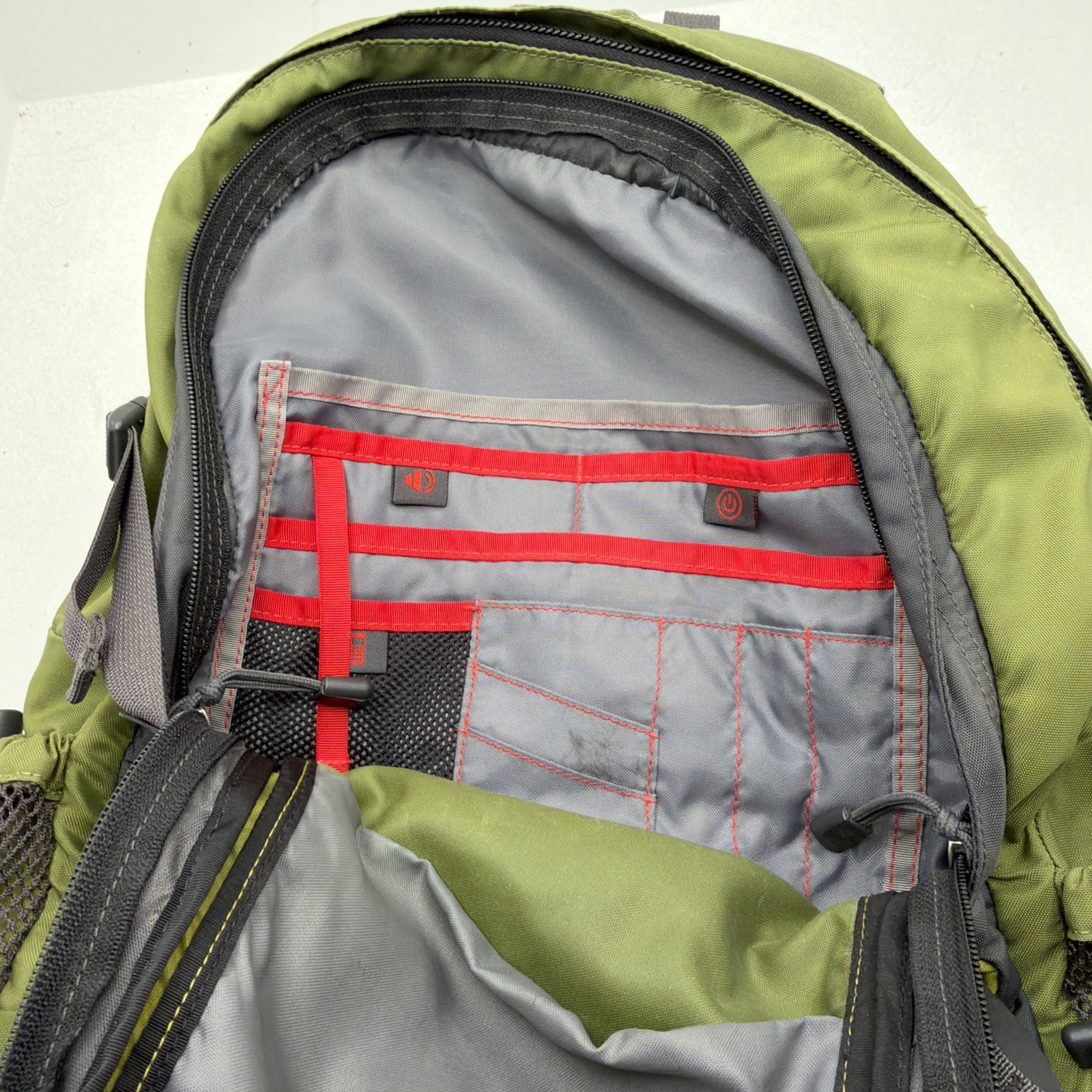 THE NORTH FACE RECON GREEN BACKPACK