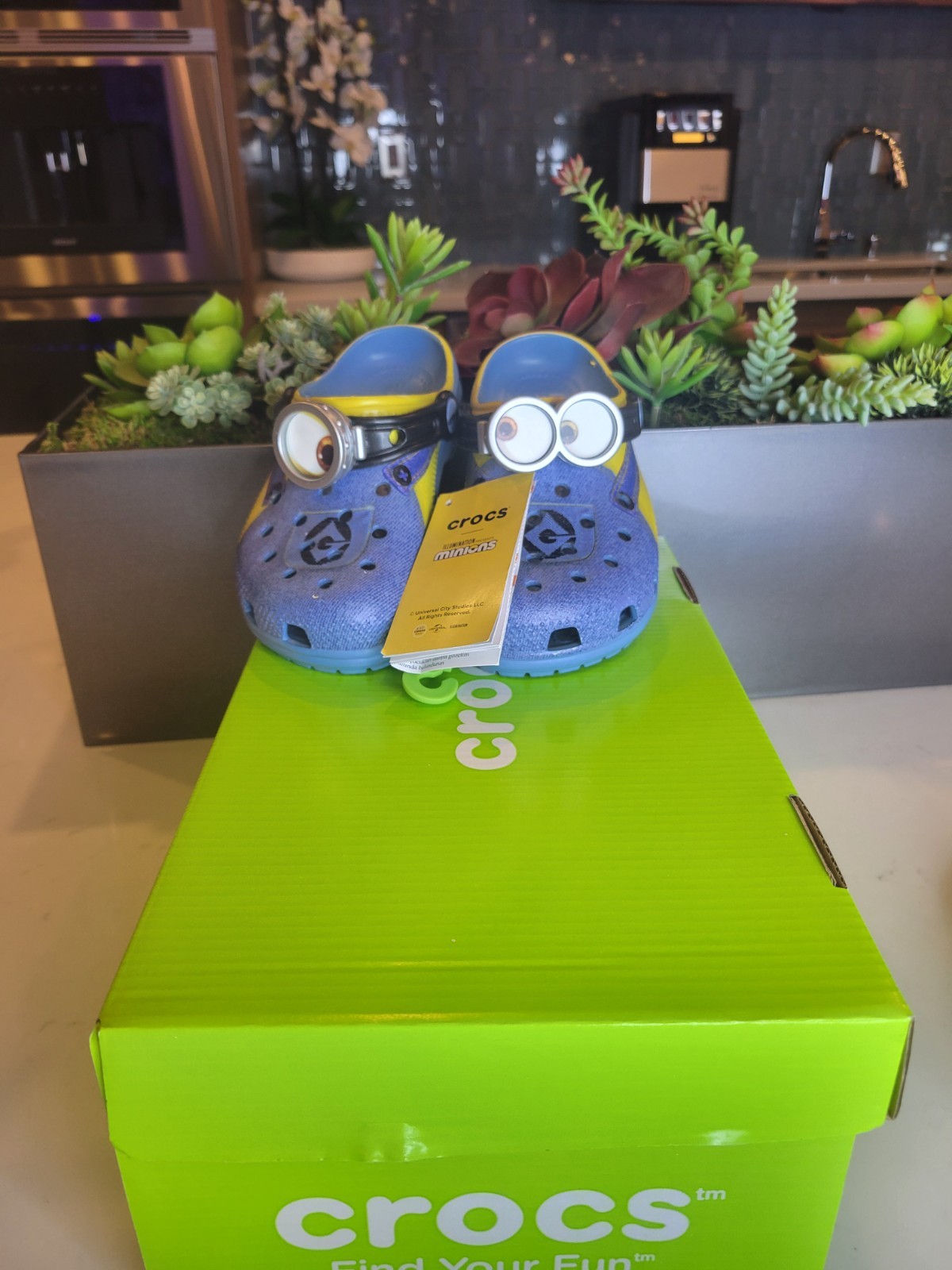 ✅Original Minions Crocs for Kids & Adults | Fun & Comfortable Unisex Sandals 🎁