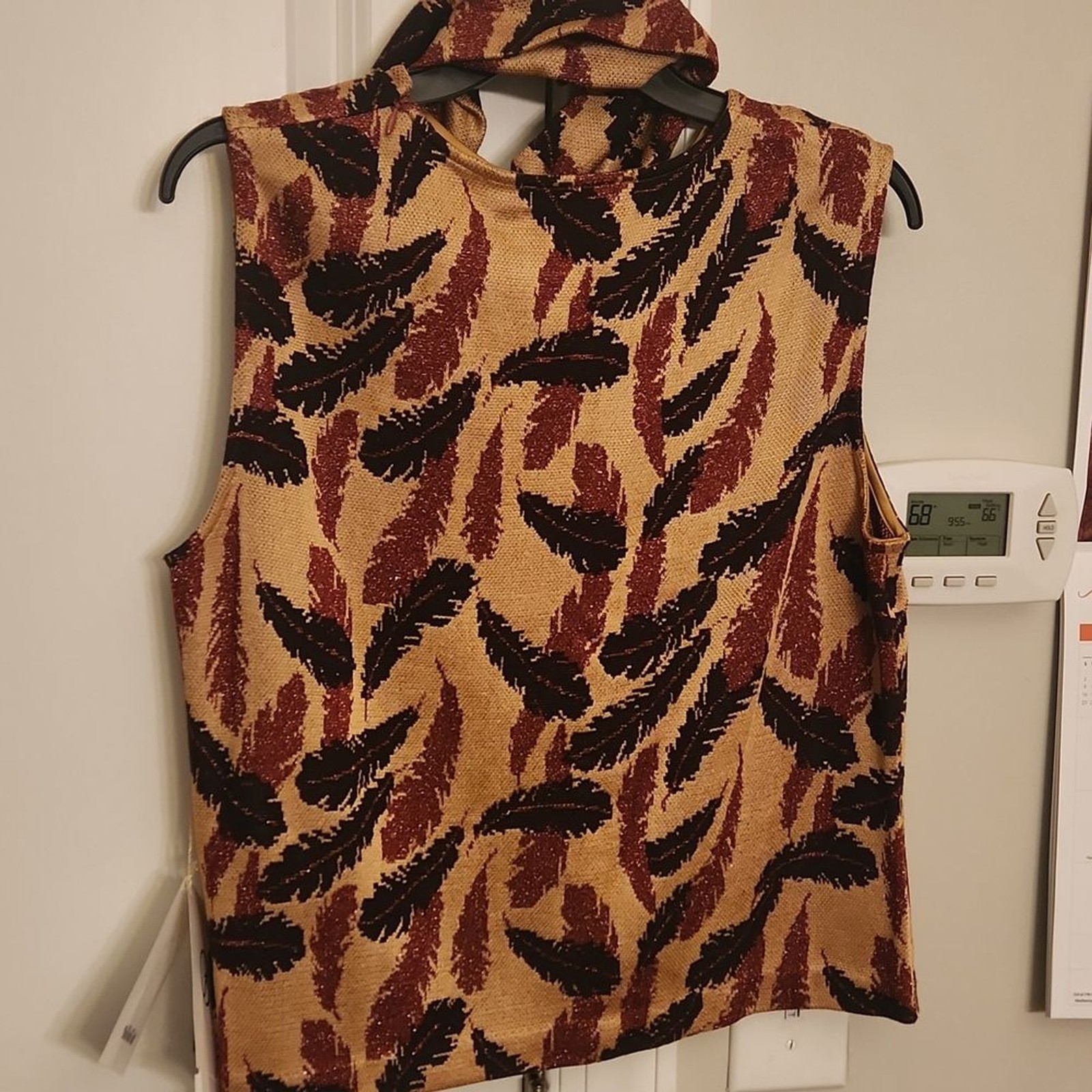 St. John by Marie Gray Sleeveless Feather Pattern Top w/ Scarf Size L NWT