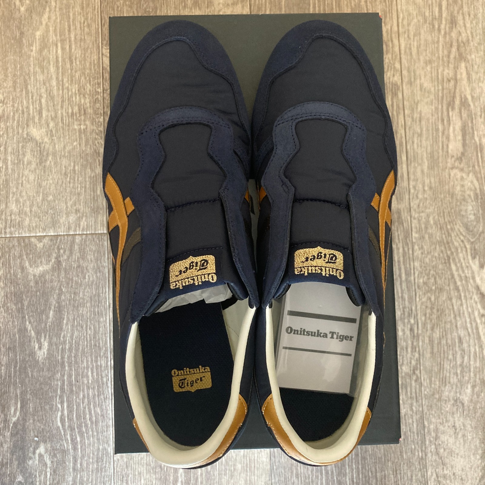 Onitsuka Tiger SERRANO SLIP-ON 1183C615 400 MIDNIGHT/PURE GOLD New in Box