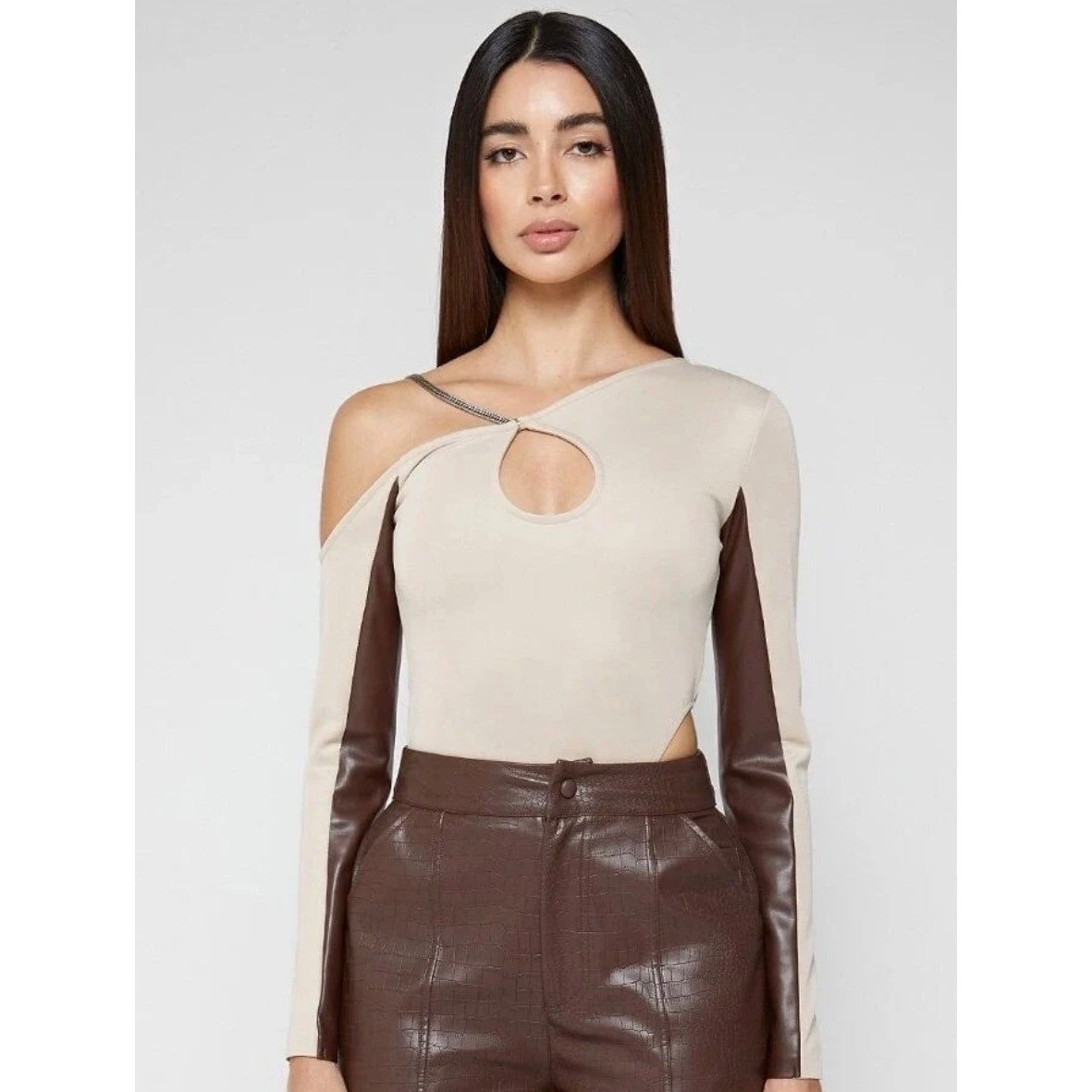 NWT Maniere De Voir Beige Brown Chain Cut Out Faux Leather Sleeve Bodysuit Sz 12