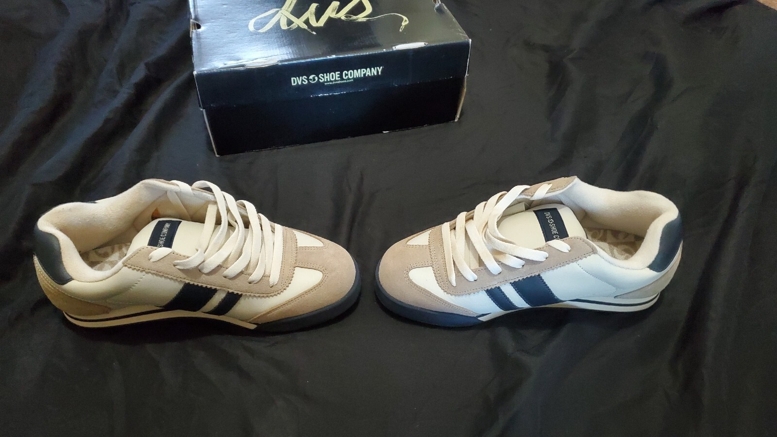 Dvs Shoe Company Milan Size 9 Cream / Blue