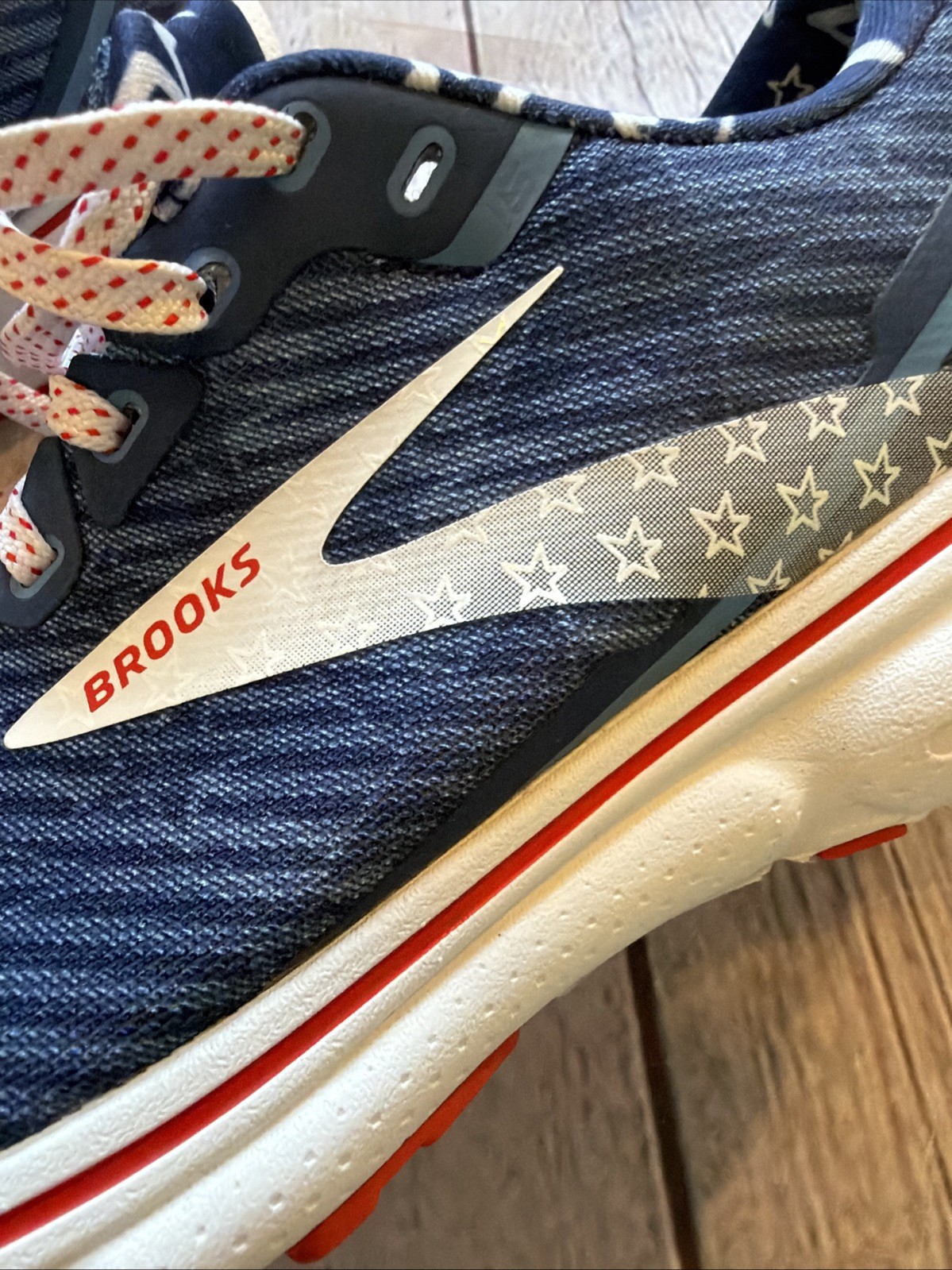 Brooks Ghost 15 USA Independence Women Sz 8 Stars Stripes Red White Blue