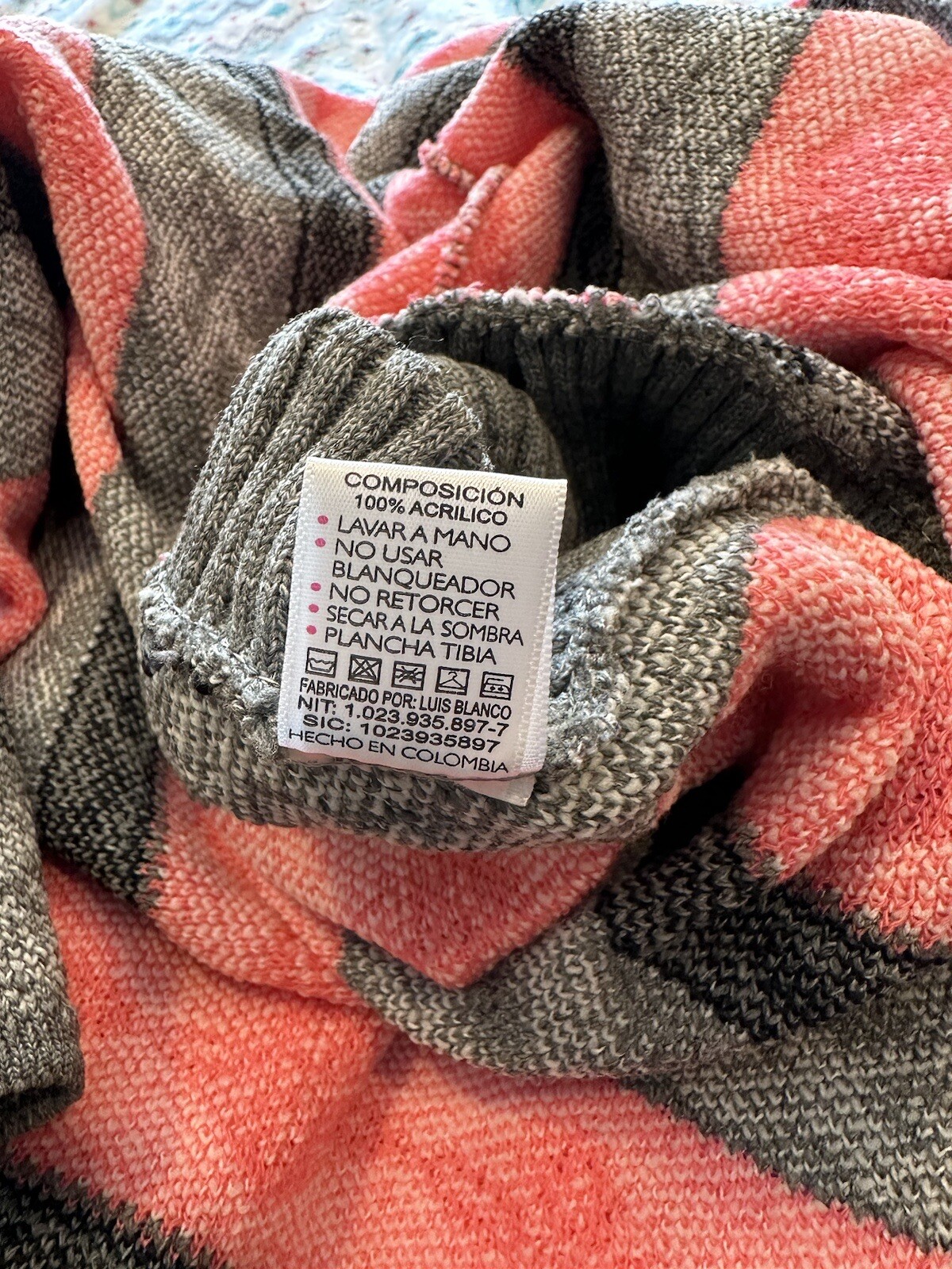Tejidos Samalu Columbian Acrylic Poncho NWT