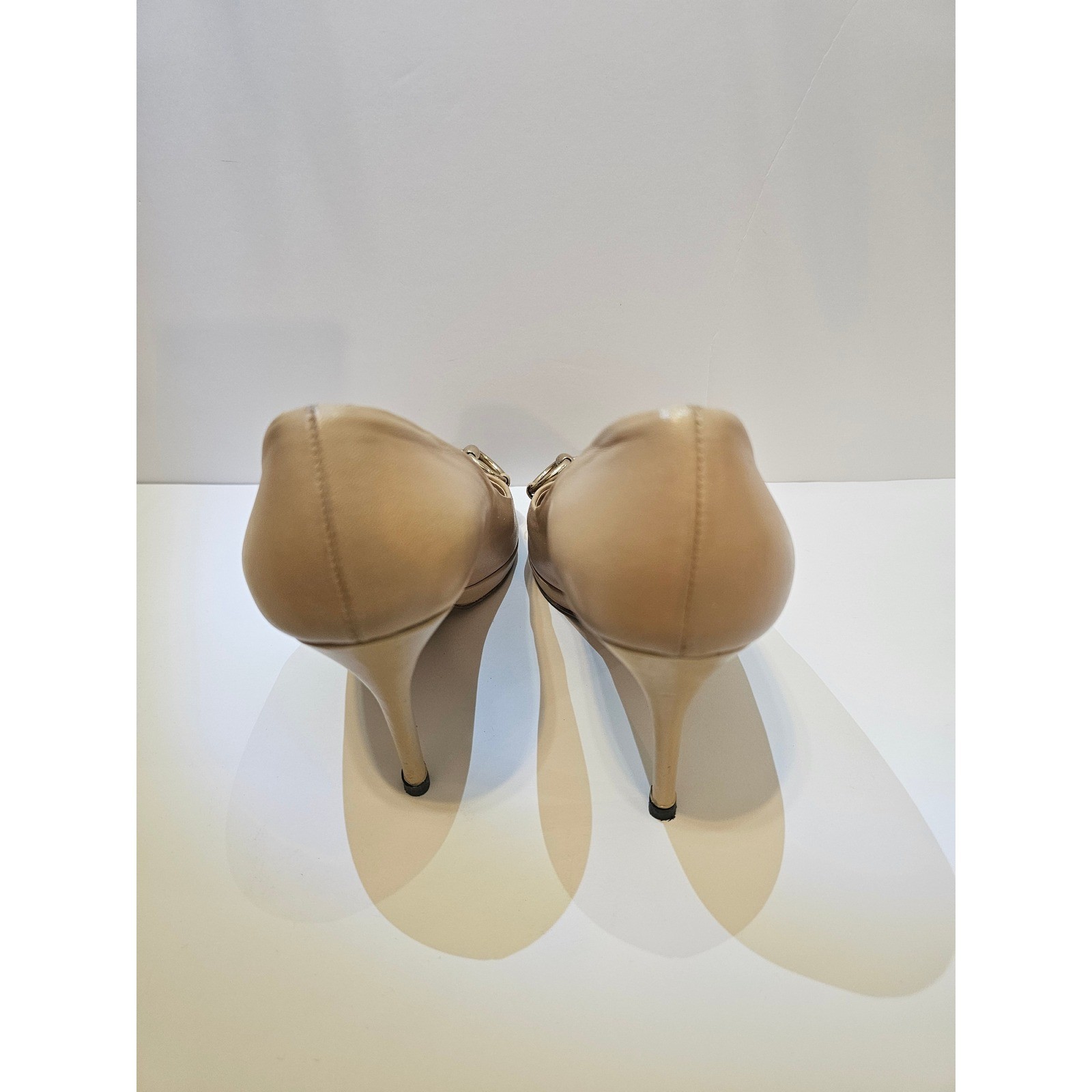 Gucci Hollywood Horsebit Peep Toe Pumps Womens 37 Beige Leather Gold Hardware