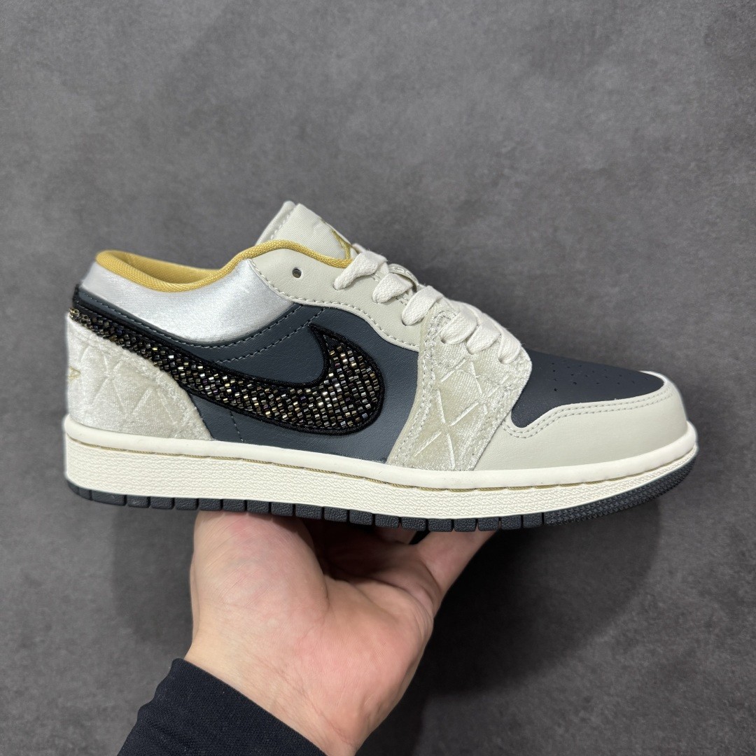 NK AJ 1 Low Se Beaded Swoosh DV1762-001