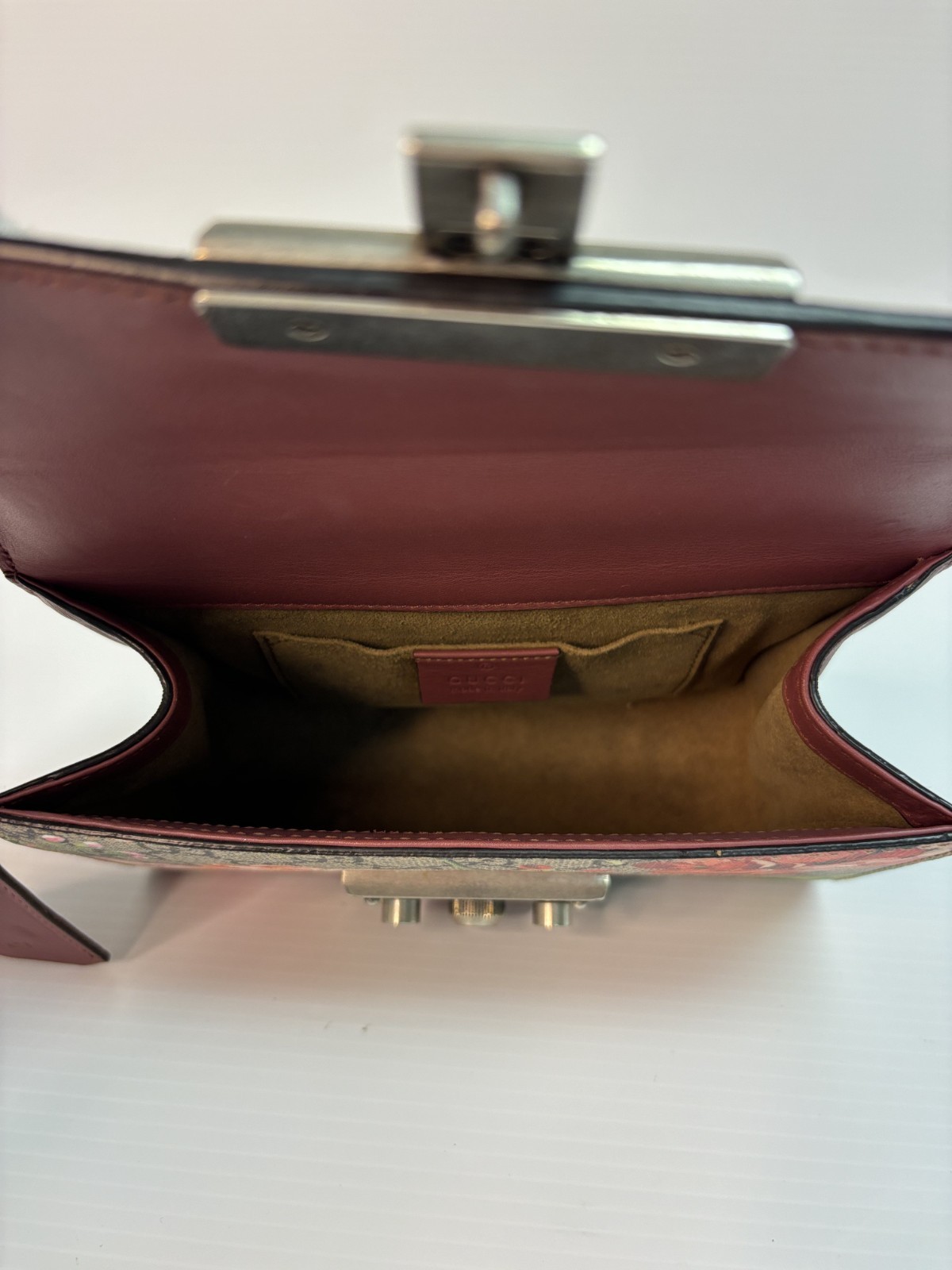 100% Authentic Gucci GG Supreme Blooms Padlock Small Shoulder Bag